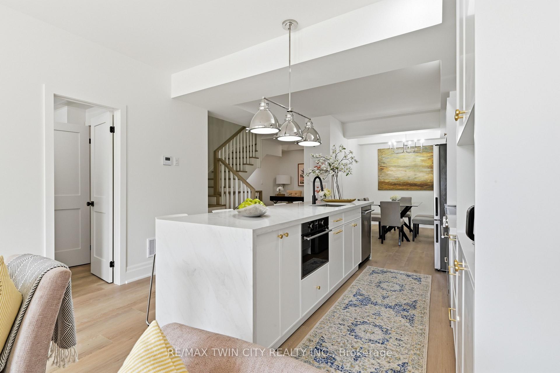 Photo 6 of Unit 1, 37 Edwin Street, Brantford, Holmedale — HOMEH