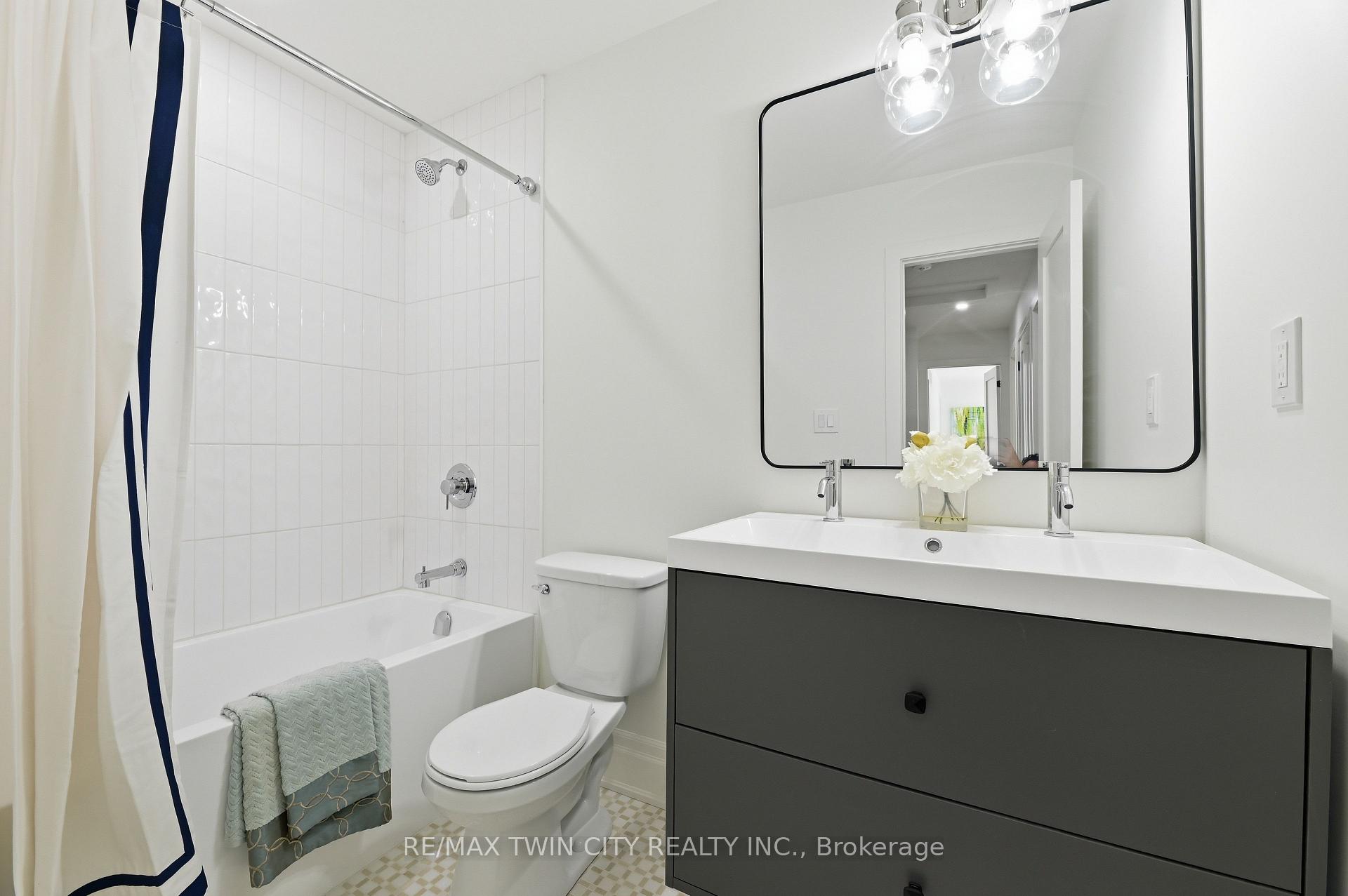 Photo 21 of Unit 1, 37 Edwin Street, Brantford, Holmedale — HOMEH