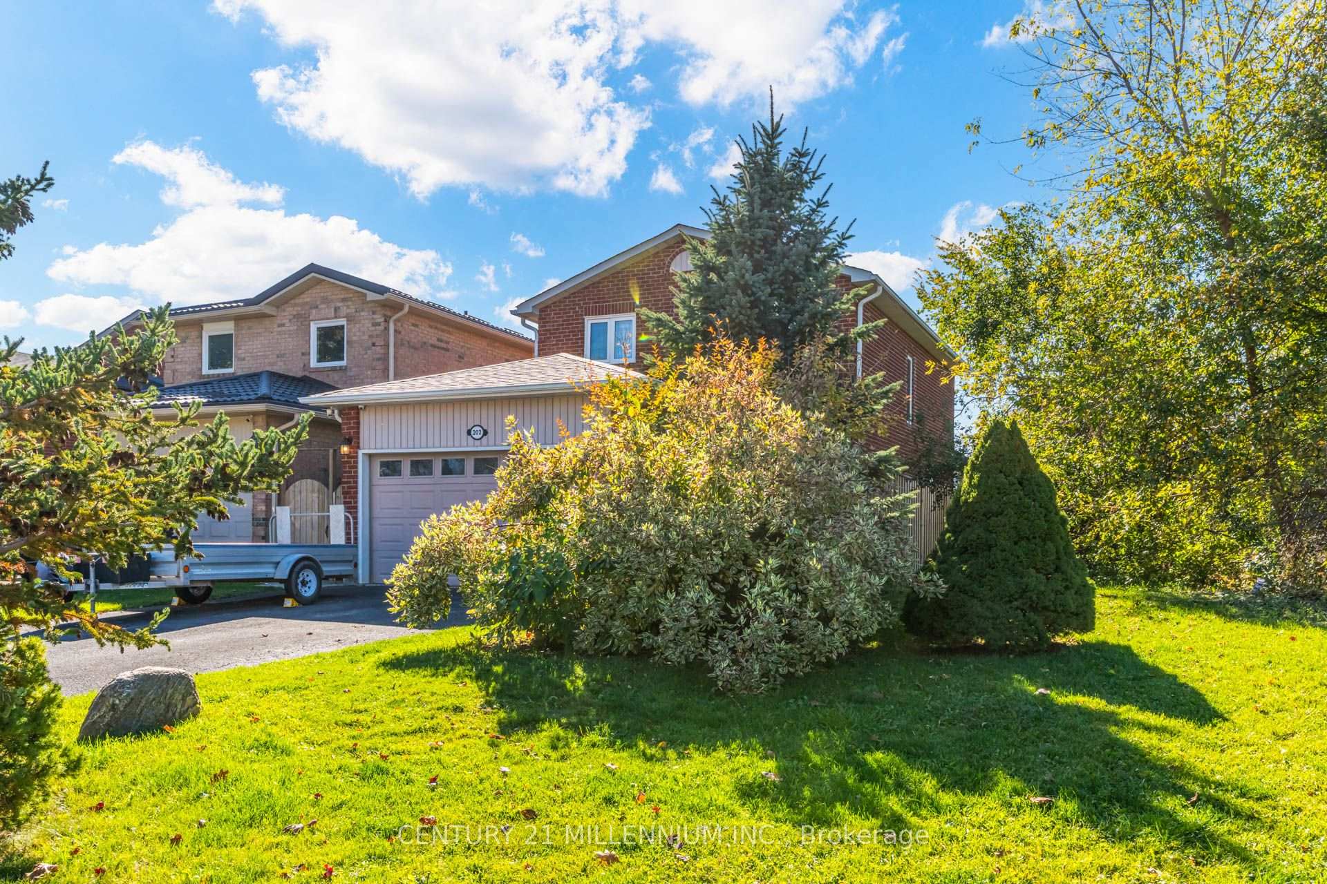 Photo 2 of 202 Bufford Drive, Brampton, Brampton South — HOMEH