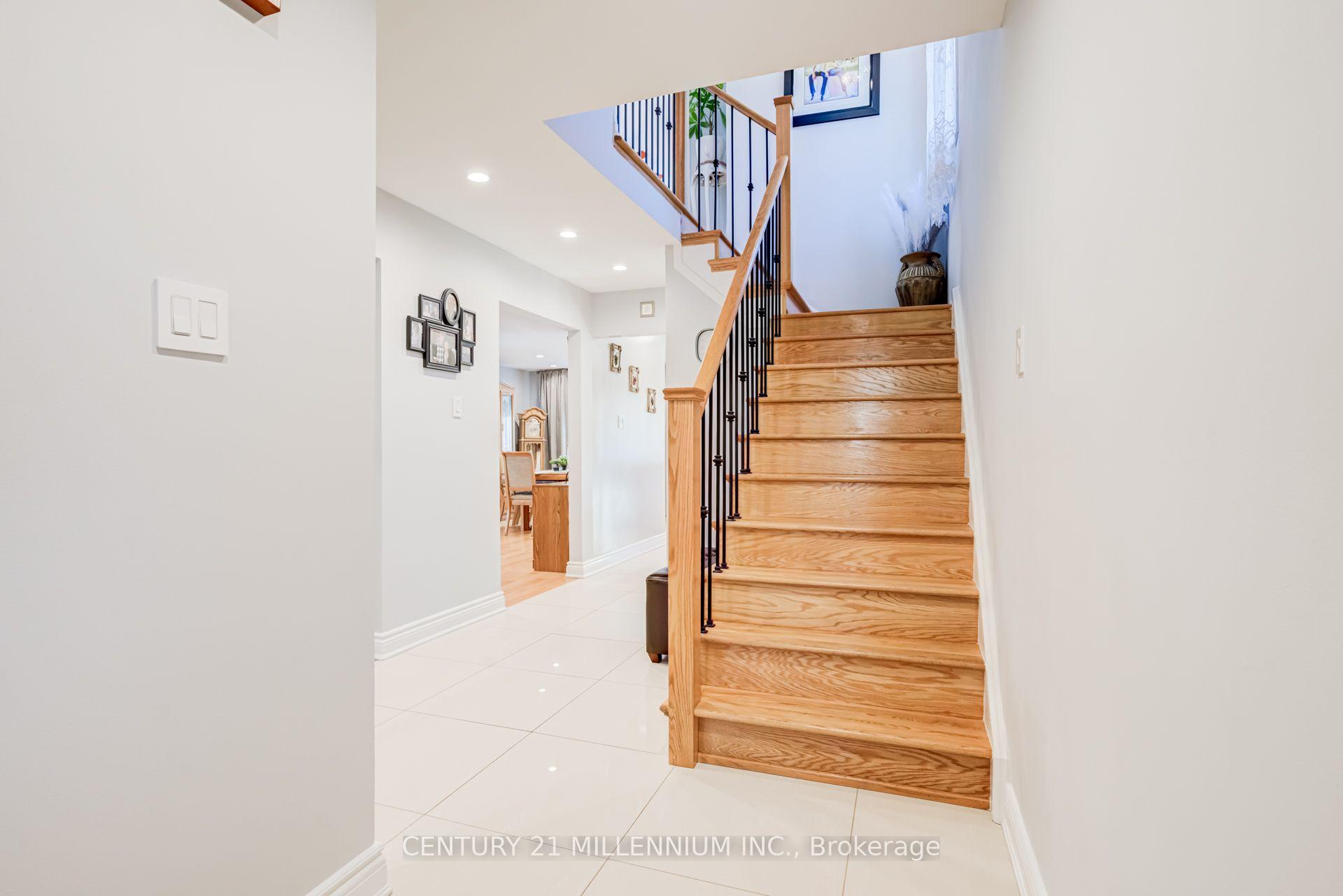 Photo 7 of 202 Bufford Drive, Brampton, Brampton South — HOMEH