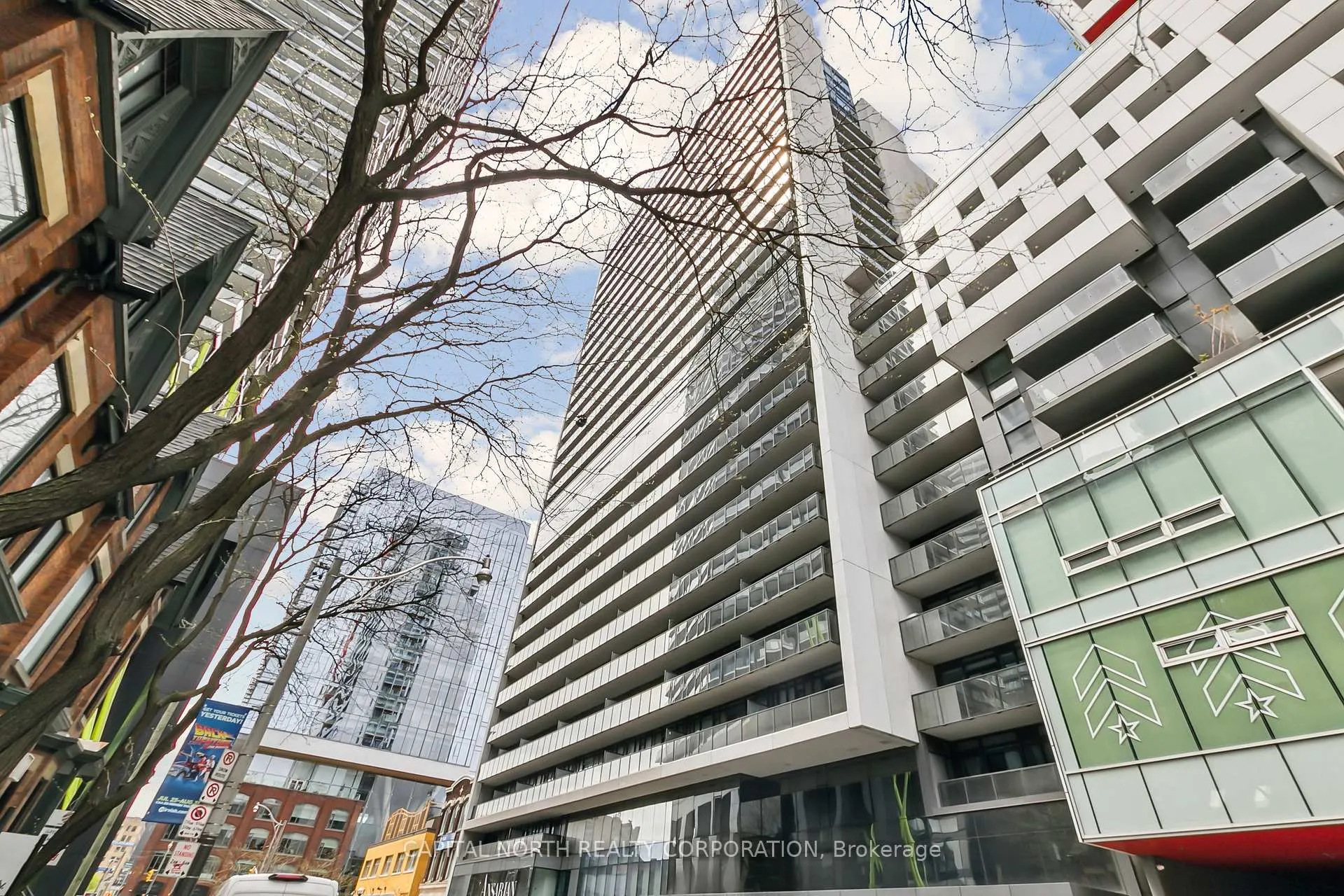 Front of Unit 2507, 330 Richmond Street W