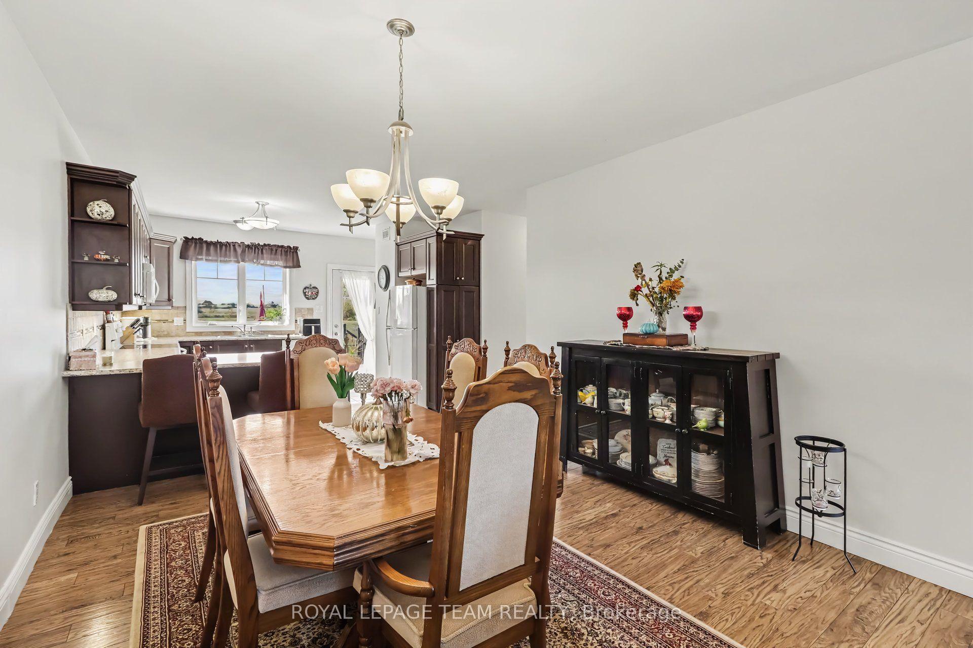 Photo 9 of 624 St Lawrence Street, North Dundas, Winchester — HOMEH