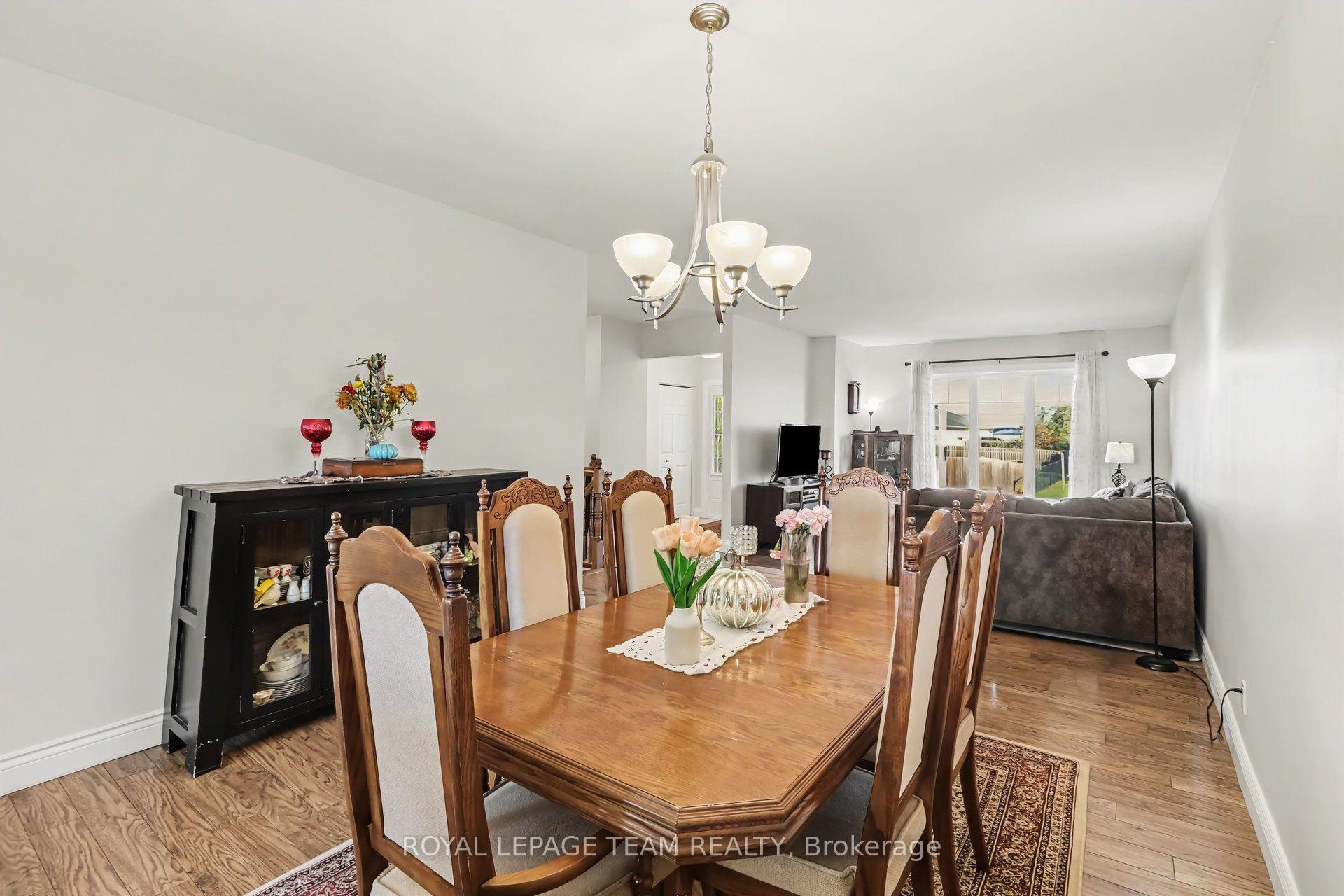 Photo 10 of 624 St Lawrence Street, North Dundas, Winchester — HOMEH