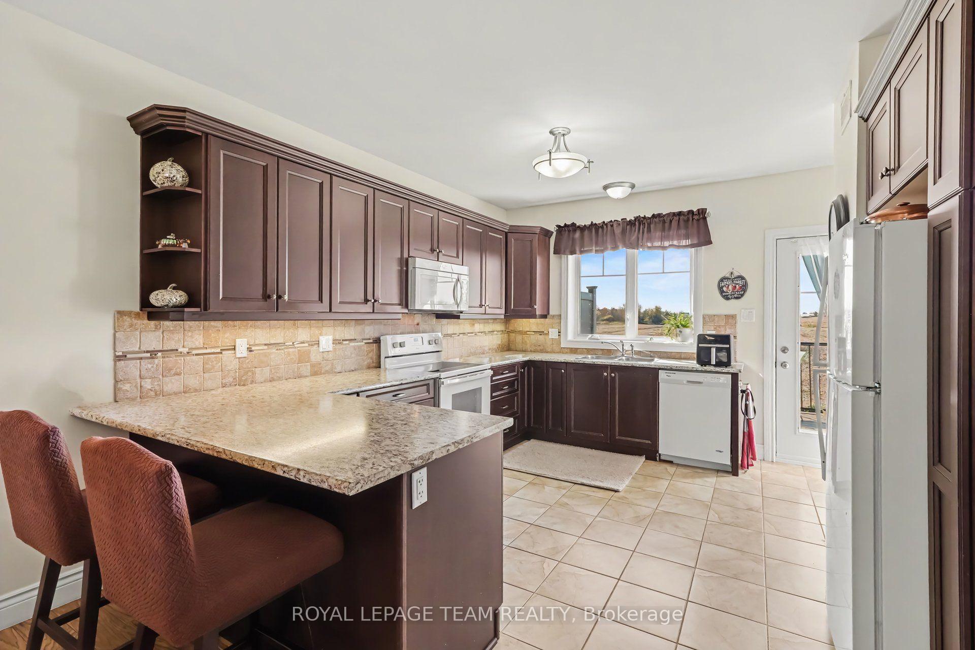 Photo 11 of 624 St Lawrence Street, North Dundas, Winchester — HOMEH