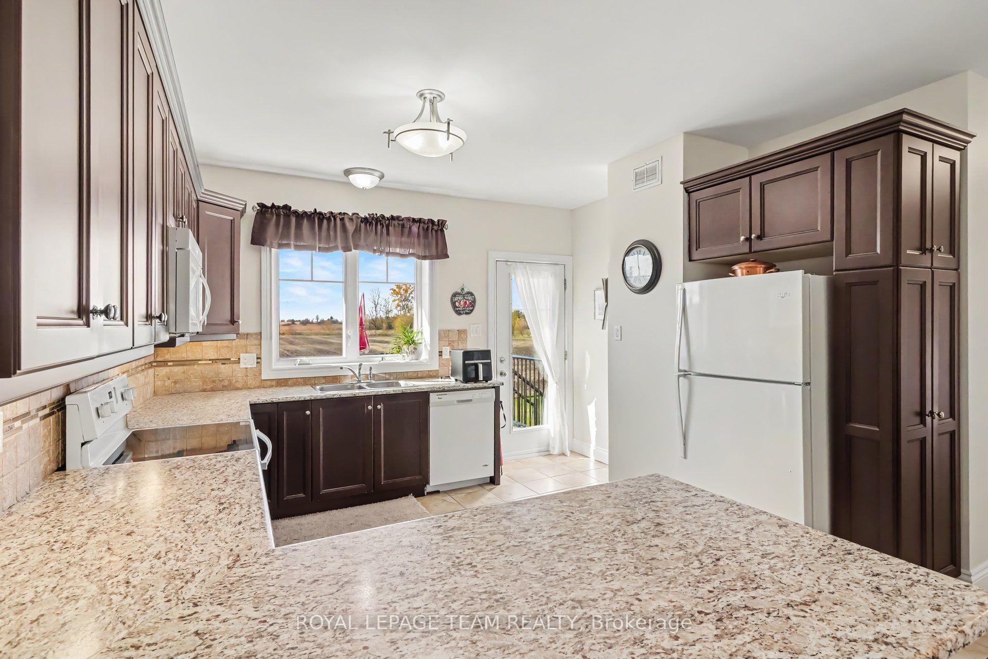 Photo 12 of 624 St Lawrence Street, North Dundas, Winchester — HOMEH