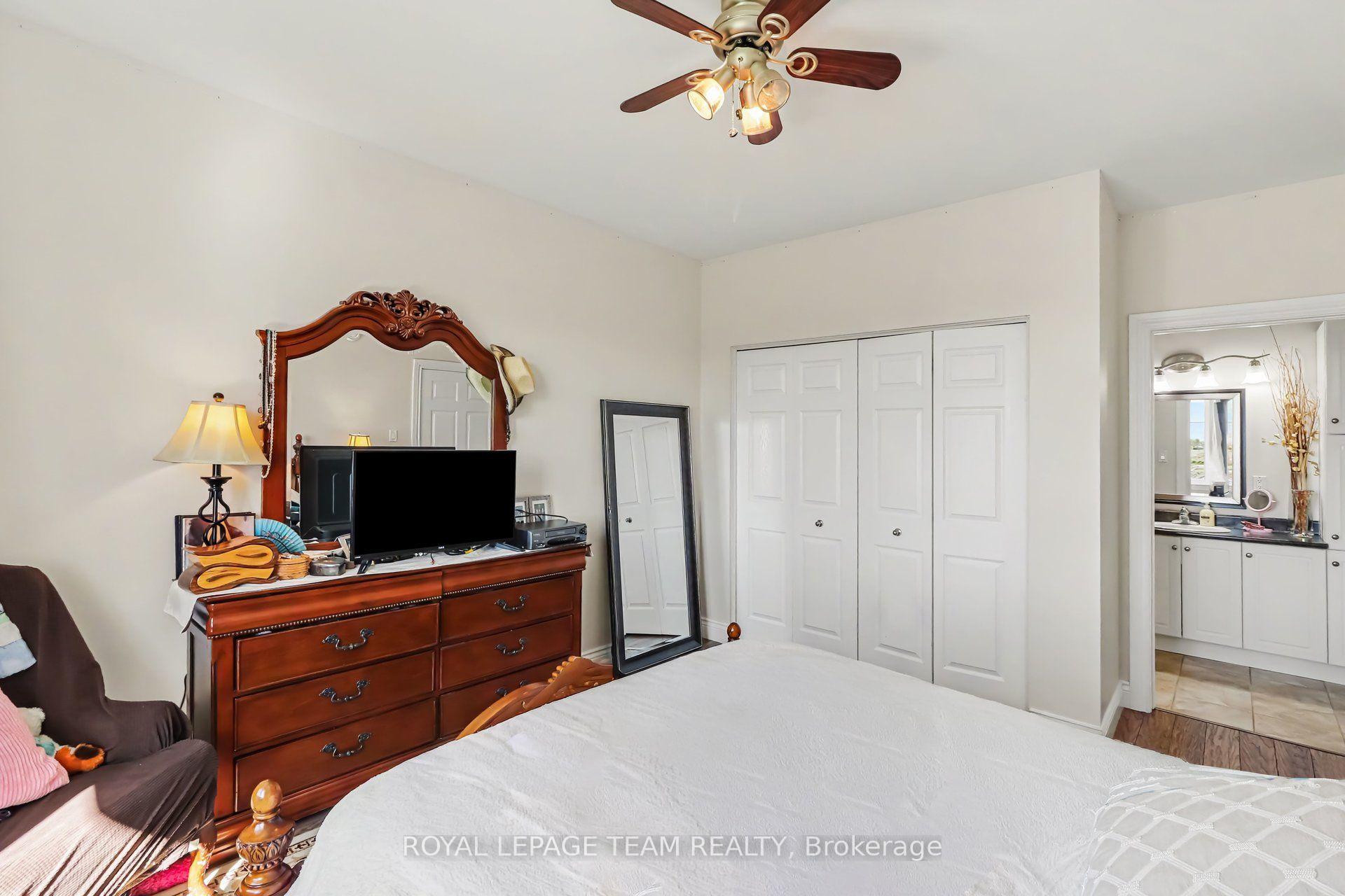 Photo 15 of 624 St Lawrence Street, North Dundas, Winchester — HOMEH