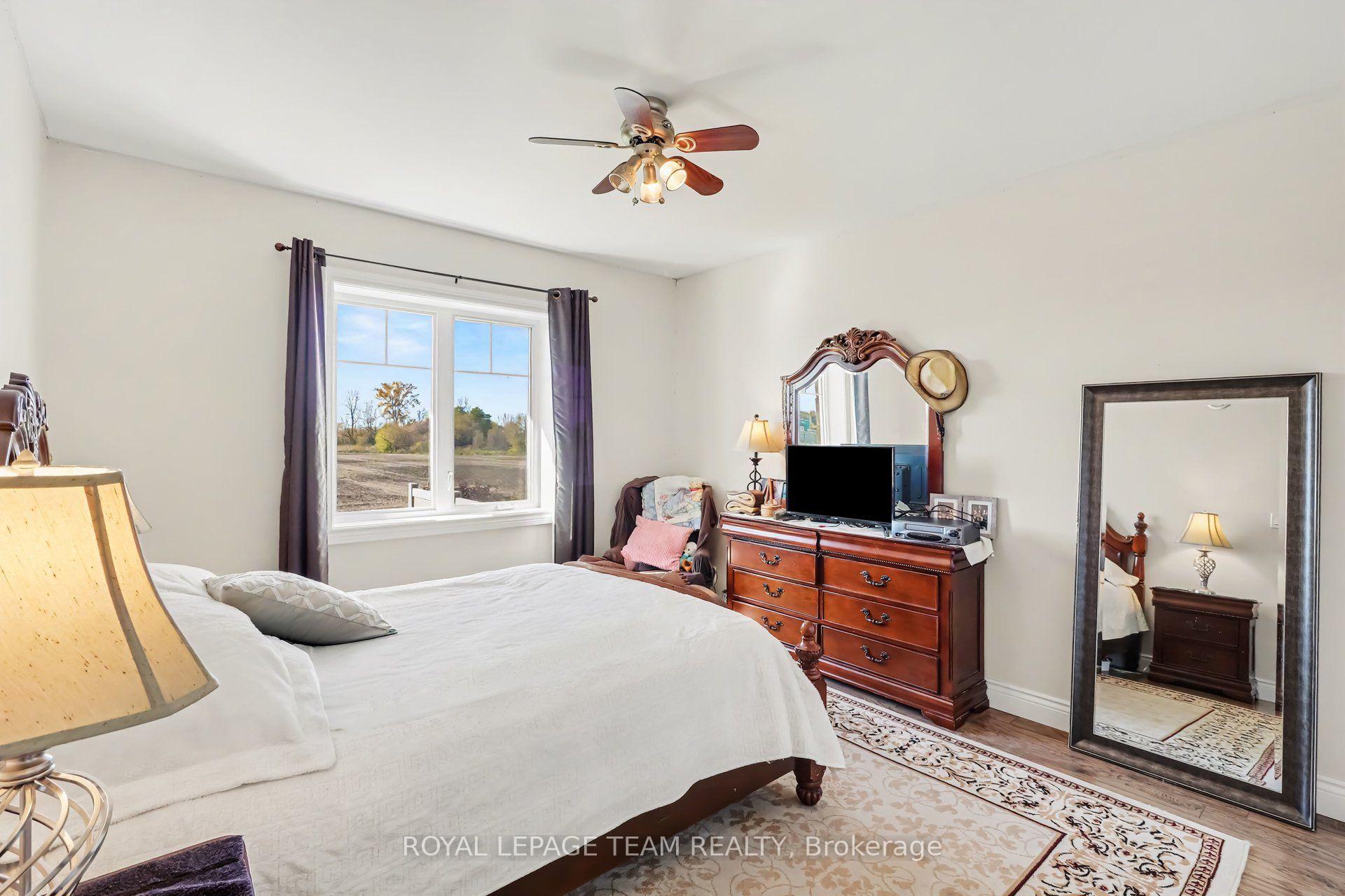 Photo 16 of 624 St Lawrence Street, North Dundas, Winchester — HOMEH