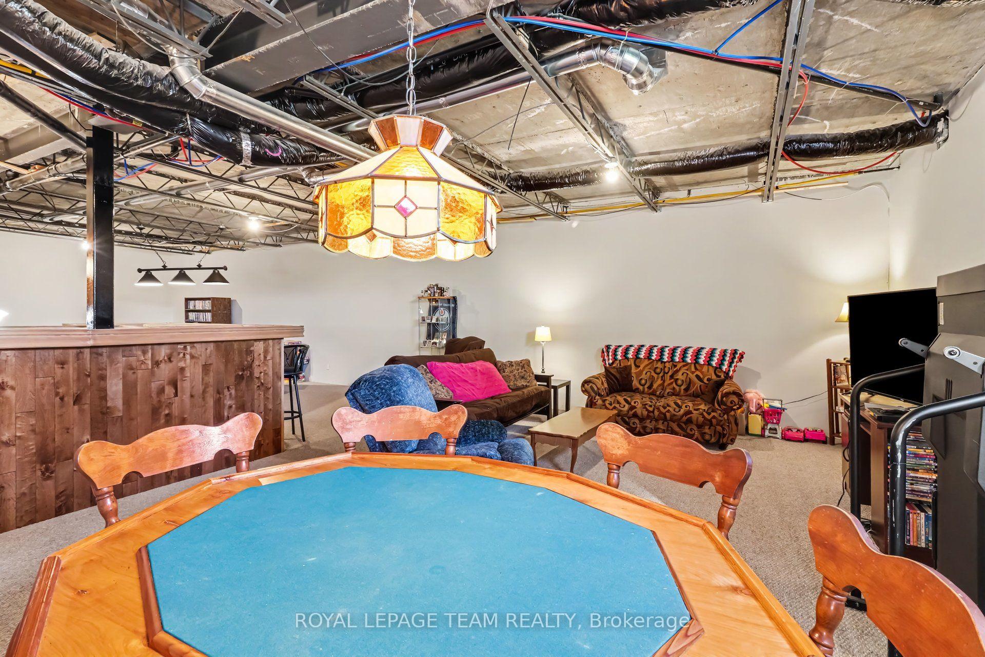 Photo 21 of 624 St Lawrence Street, North Dundas, Winchester — HOMEH