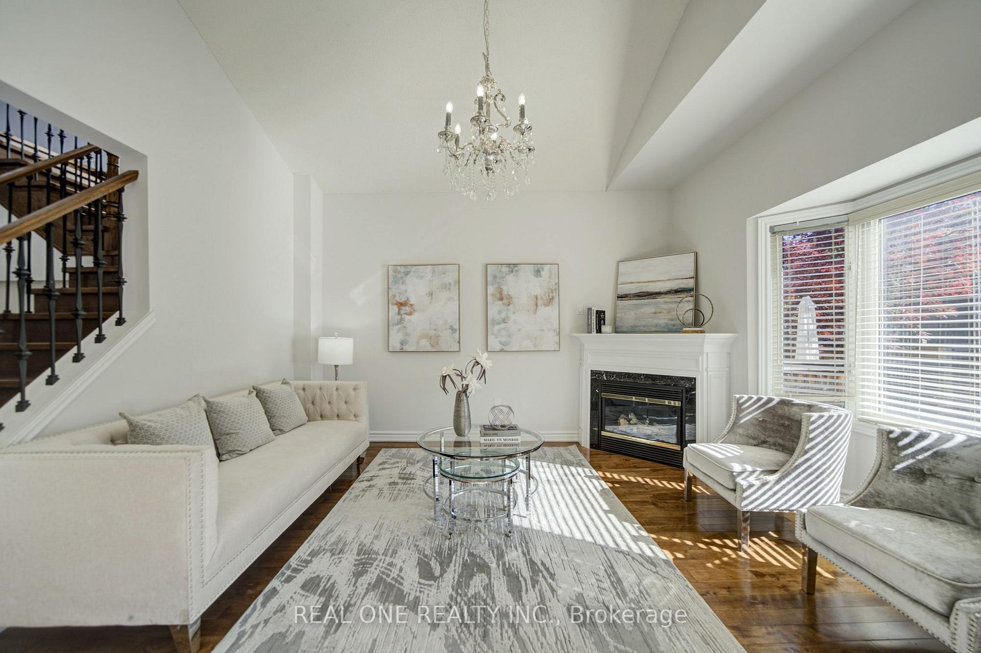 Photo 12 of 39 Balsamwood Road, Vaughan, Patterson — HOMEH
