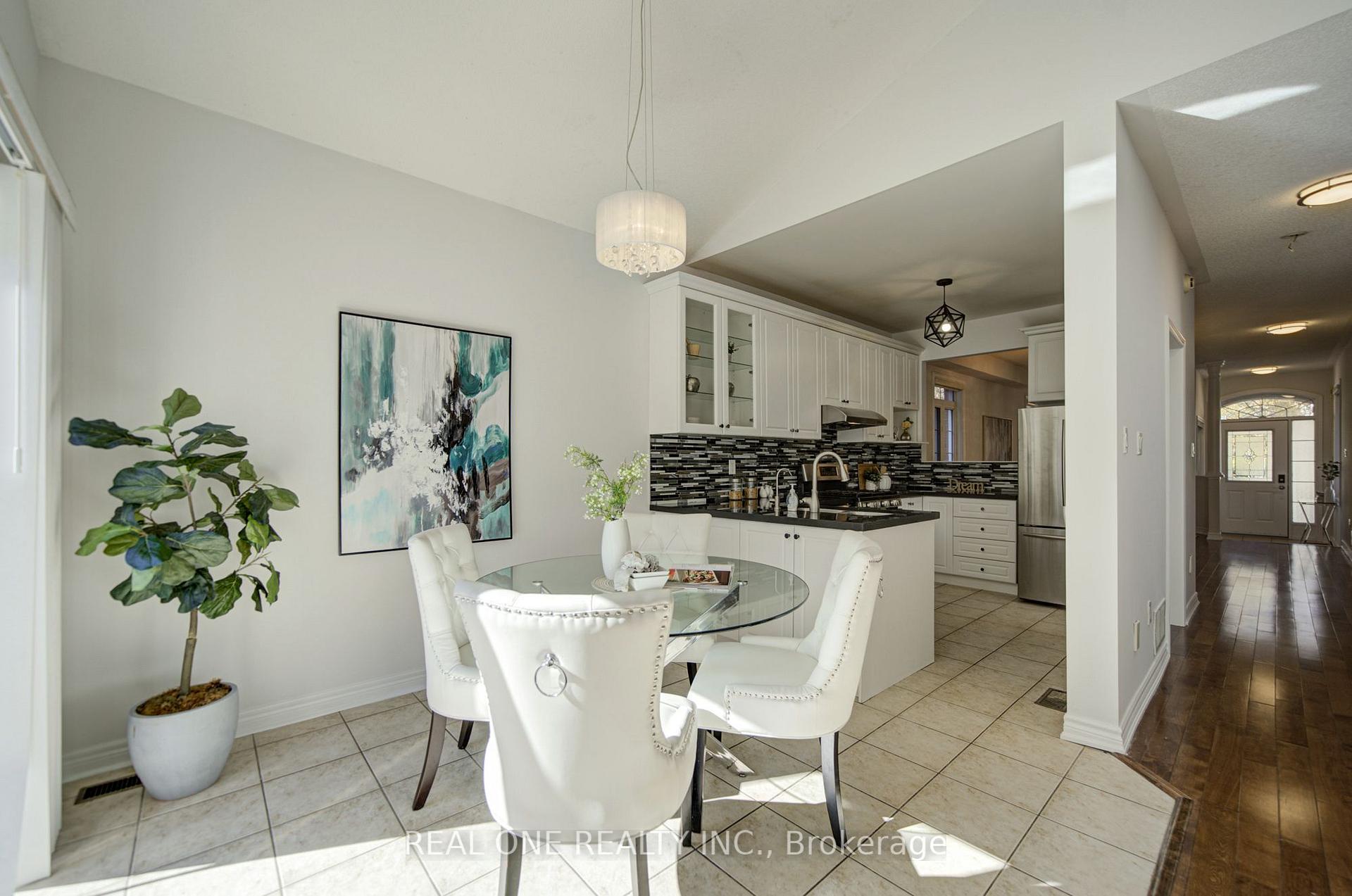 Photo 20 of 39 Balsamwood Road, Vaughan, Patterson — HOMEH