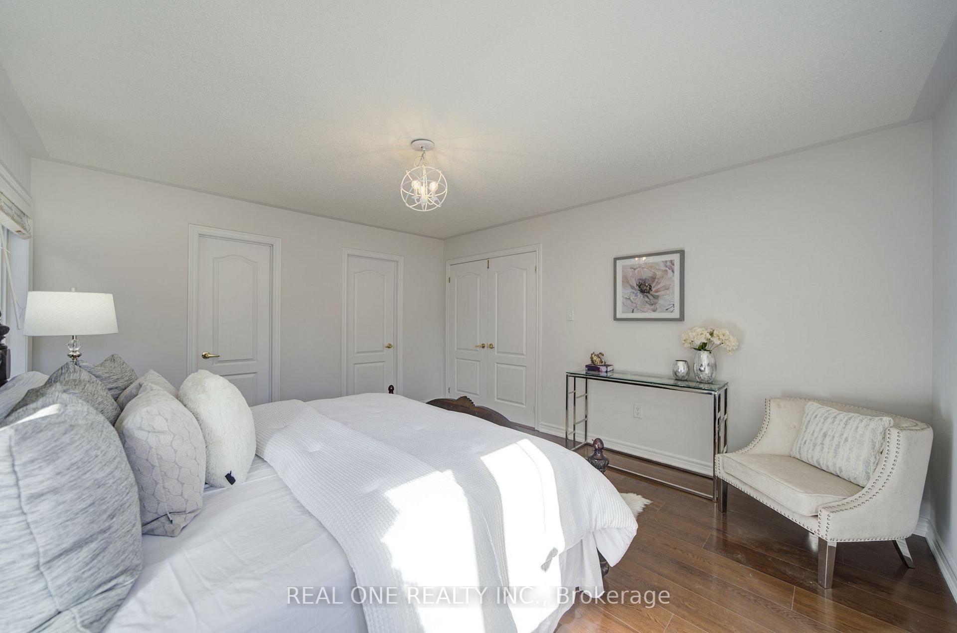 Photo 23 of 39 Balsamwood Road, Vaughan, Patterson — HOMEH