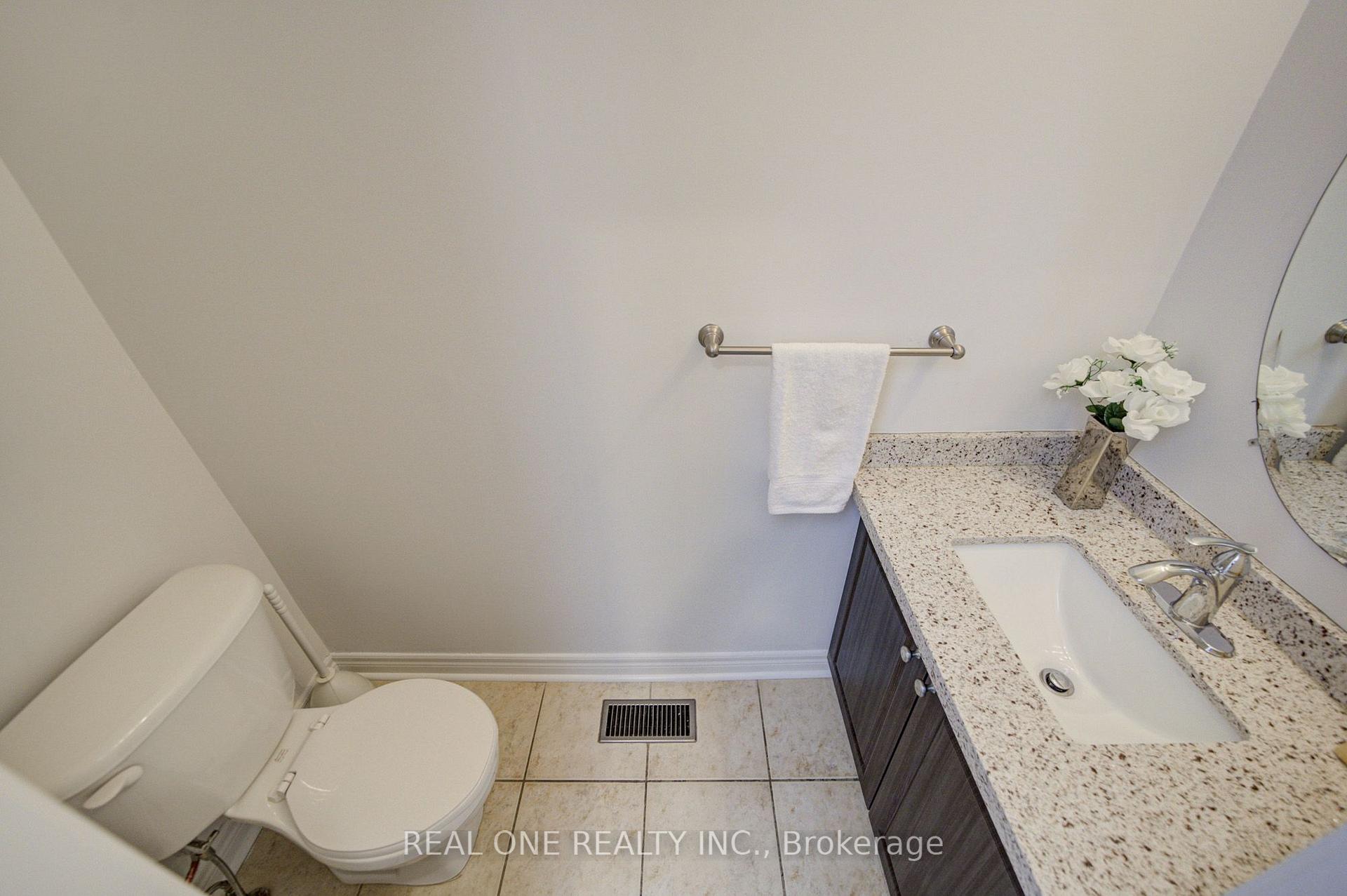 Photo 32 of 39 Balsamwood Road, Vaughan, Patterson — HOMEH