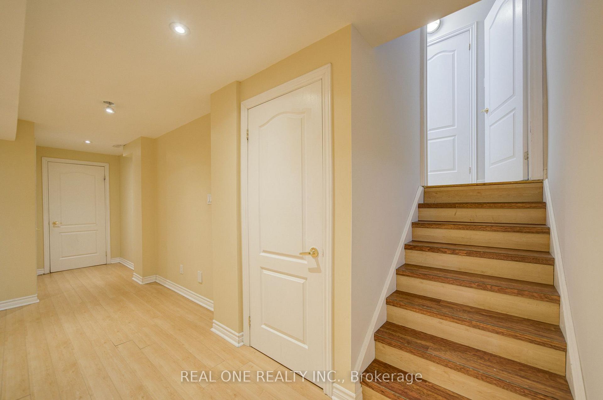 Photo 35 of 39 Balsamwood Road, Vaughan, Patterson — HOMEH