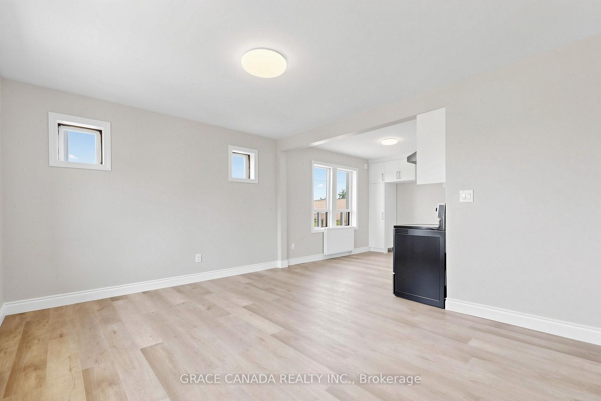 Photo 5 of Unit Unit 11, 71 Sanford Avenue S, Hamilton, St. Clair — HOMEH