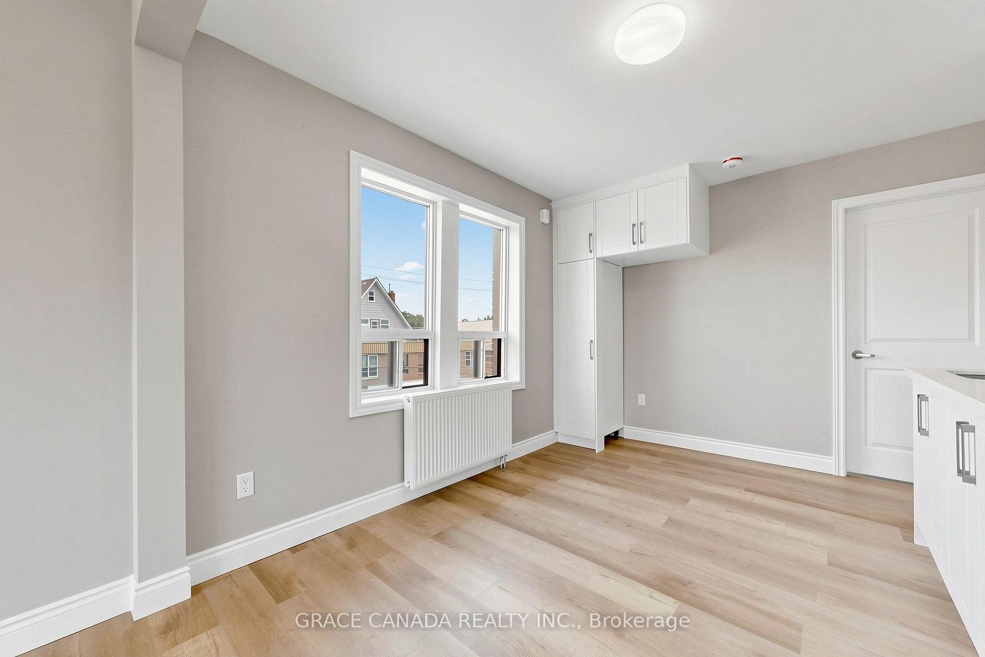Photo 10 of Unit Unit 11, 71 Sanford Avenue S, Hamilton, St. Clair — HOMEH