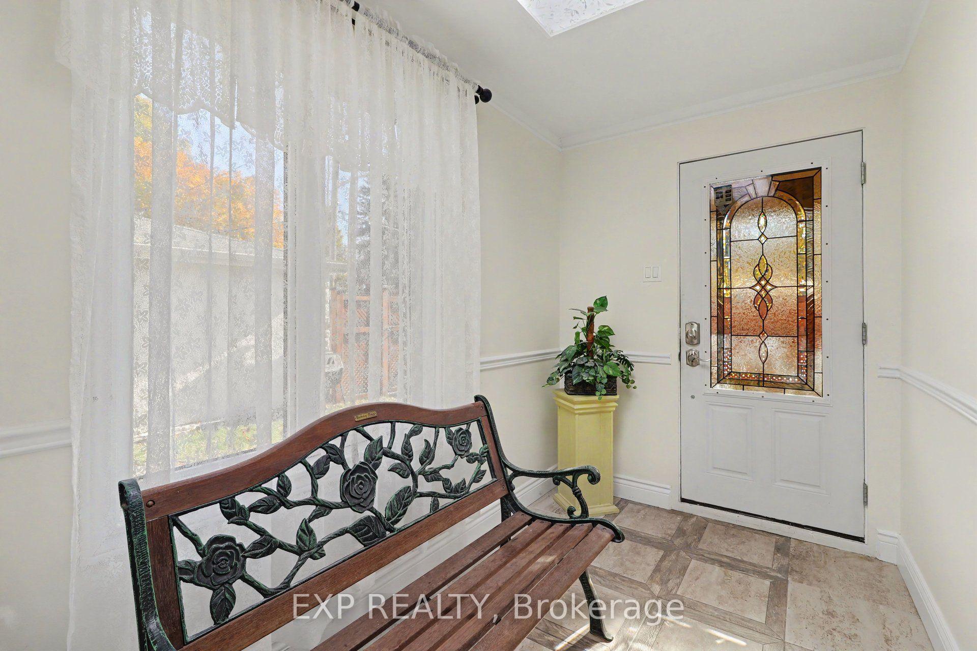 Photo 4 of 377 Allen Boulevard, Ottawa, Vanier — HOMEH