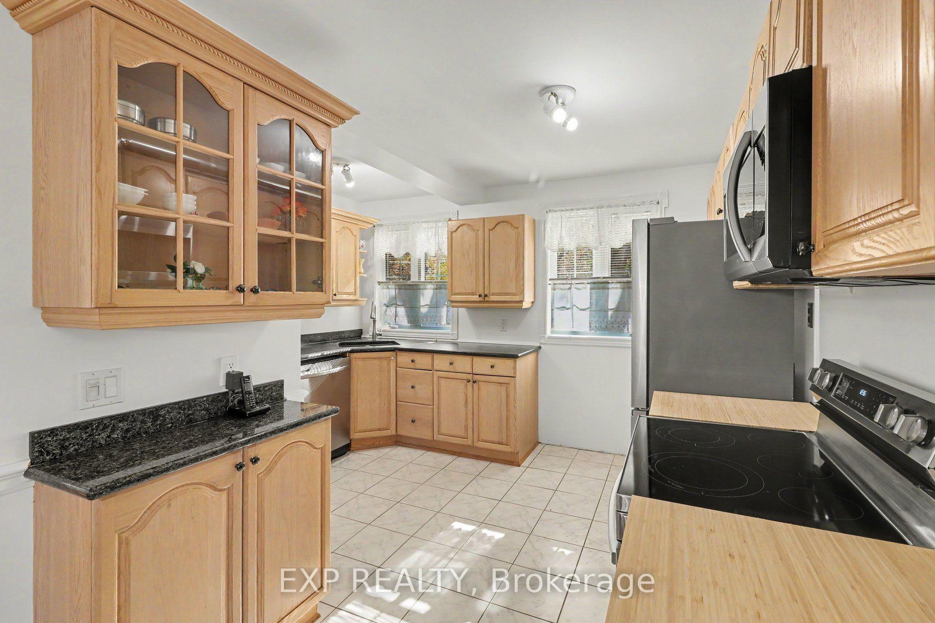 Photo 14 of 377 Allen Boulevard, Ottawa, Vanier — HOMEH