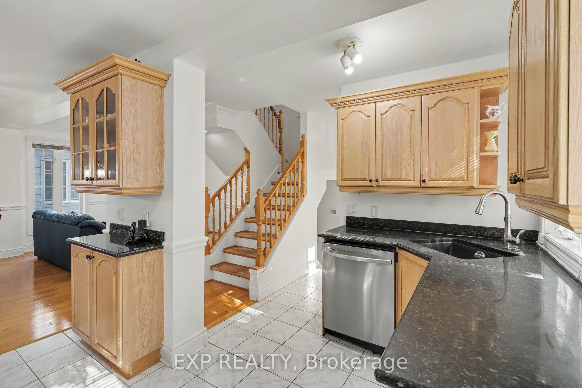 Photo 15 of 377 Allen Boulevard, Ottawa, Vanier — HOMEH