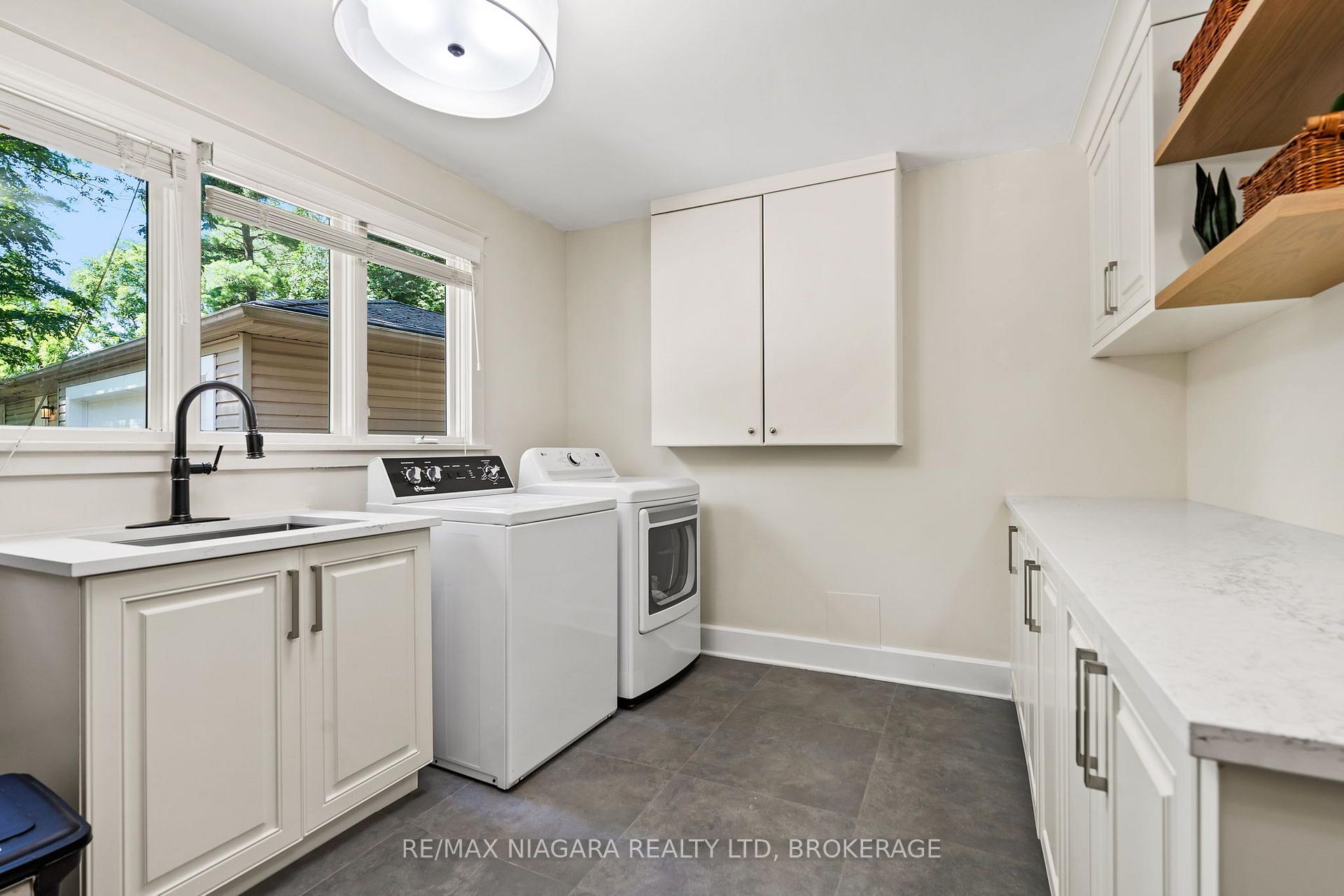Photo 37 of 429 Ridge Road E, Grimsby, Grimsby Escarpment — HOMEH