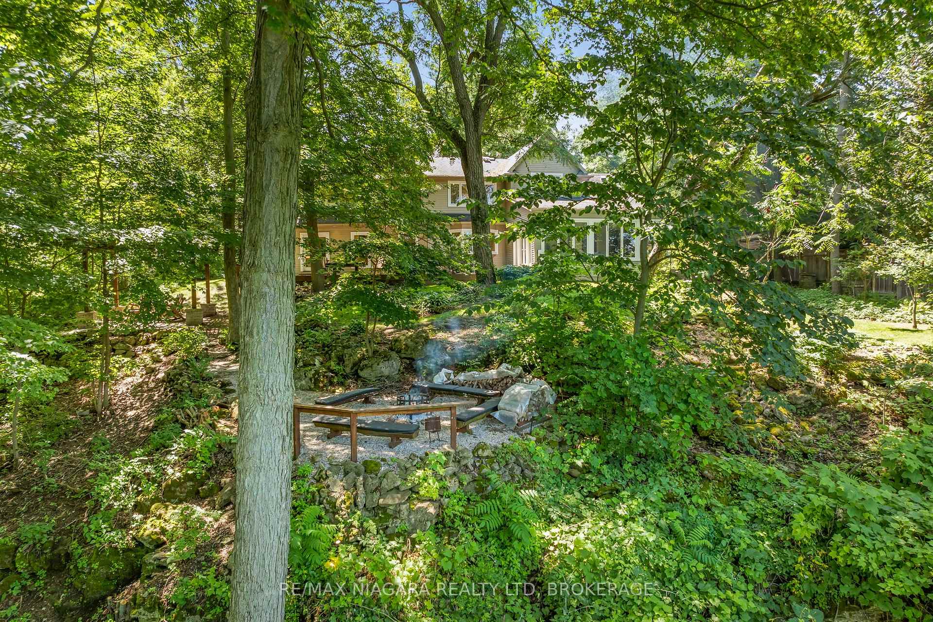 Photo 49 of 429 Ridge Road E, Grimsby, Grimsby Escarpment — HOMEH