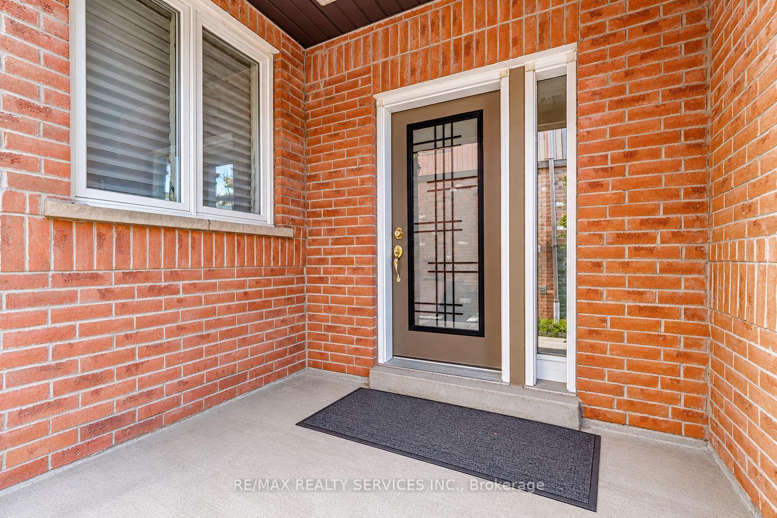 Photo 3 of 1857 Stevington Crescent, Mississauga, Meadowvale Village — HOMEH