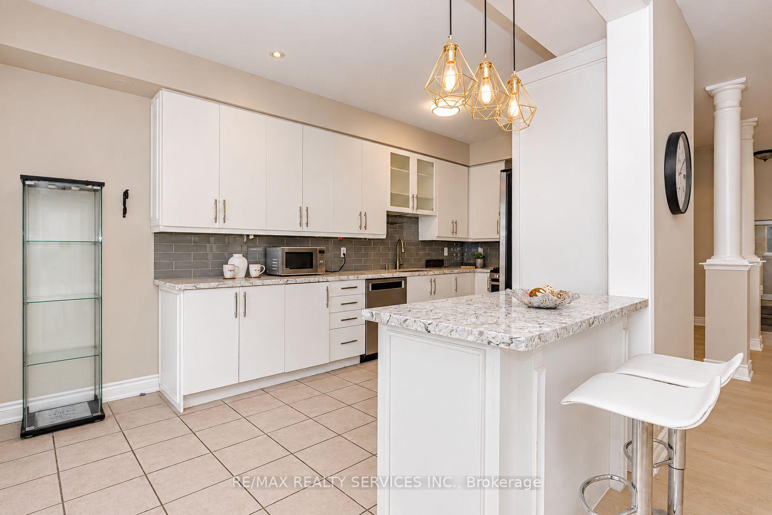 Photo 11 of 1857 Stevington Crescent, Mississauga, Meadowvale Village — HOMEH