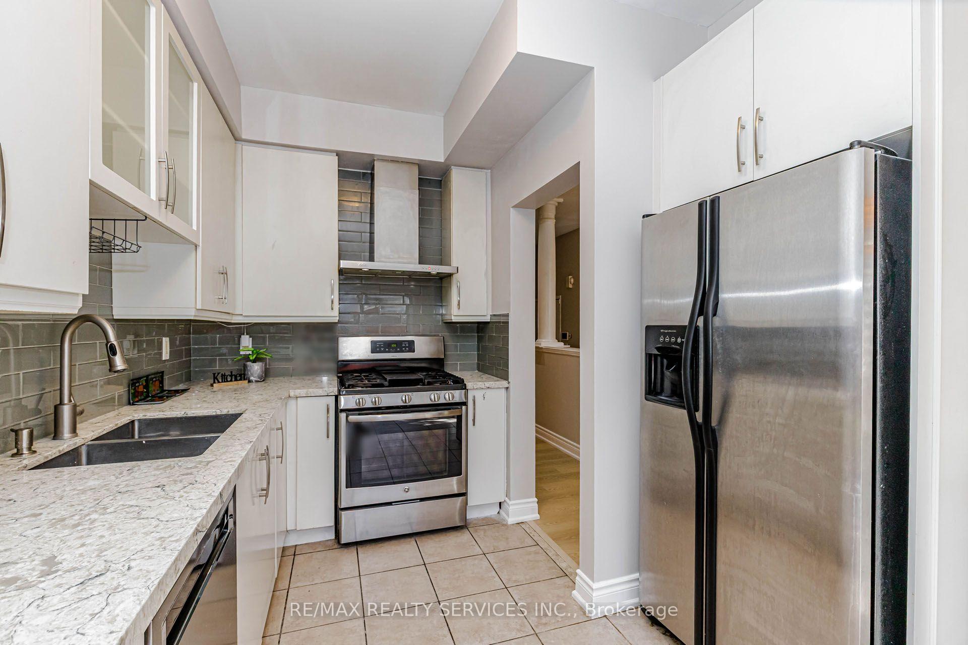Photo 12 of 1857 Stevington Crescent, Mississauga, Meadowvale Village — HOMEH
