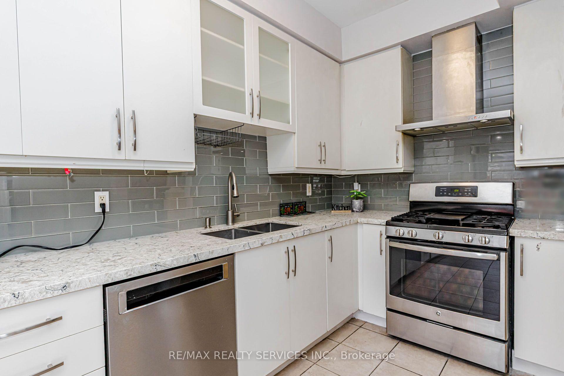 Photo 13 of 1857 Stevington Crescent, Mississauga, Meadowvale Village — HOMEH