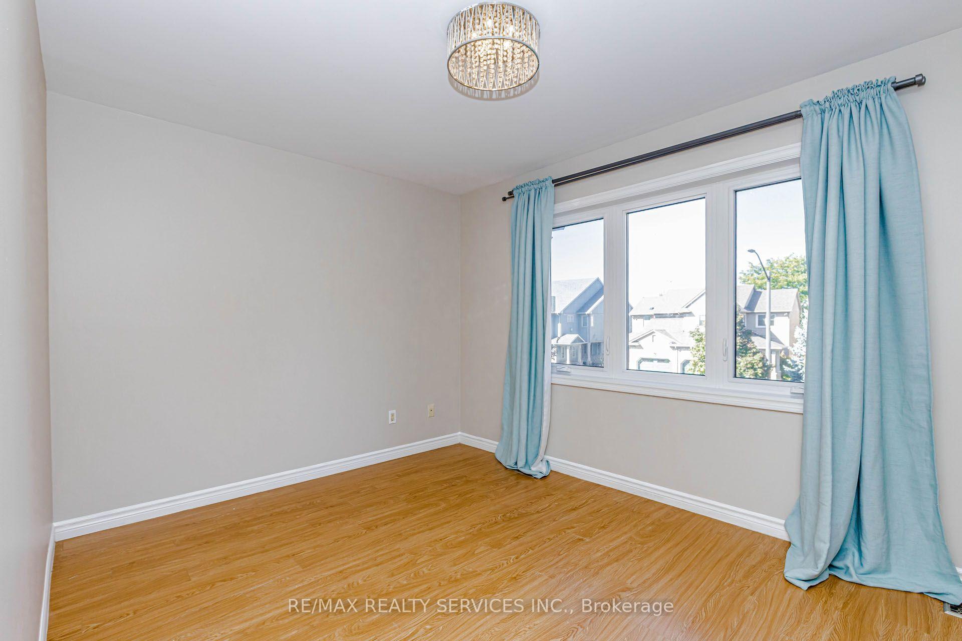 Photo 28 of 1857 Stevington Crescent, Mississauga, Meadowvale Village — HOMEH