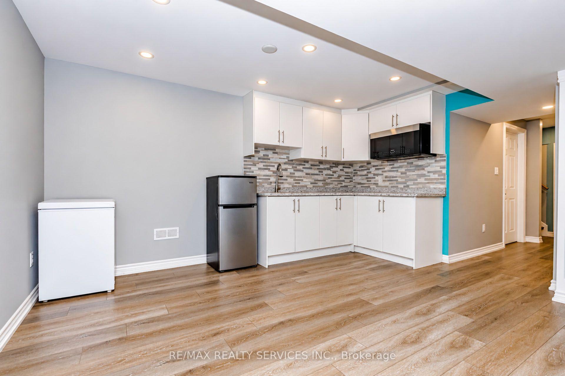 Photo 36 of 1857 Stevington Crescent, Mississauga, Meadowvale Village — HOMEH