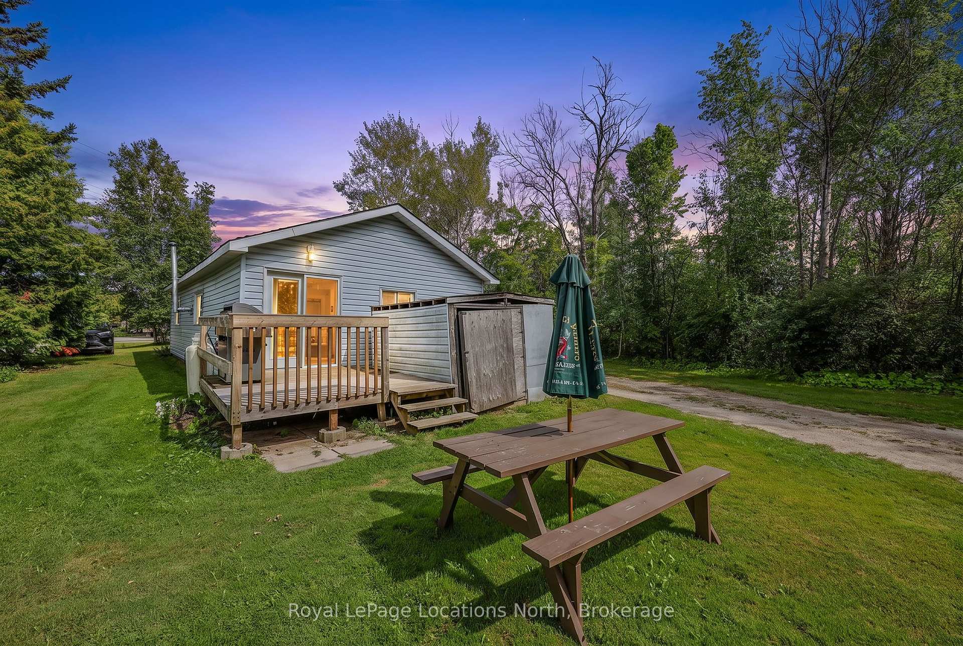 Photo 5 of 9031 Beachwood Road, Wasaga Beach — HOMEH