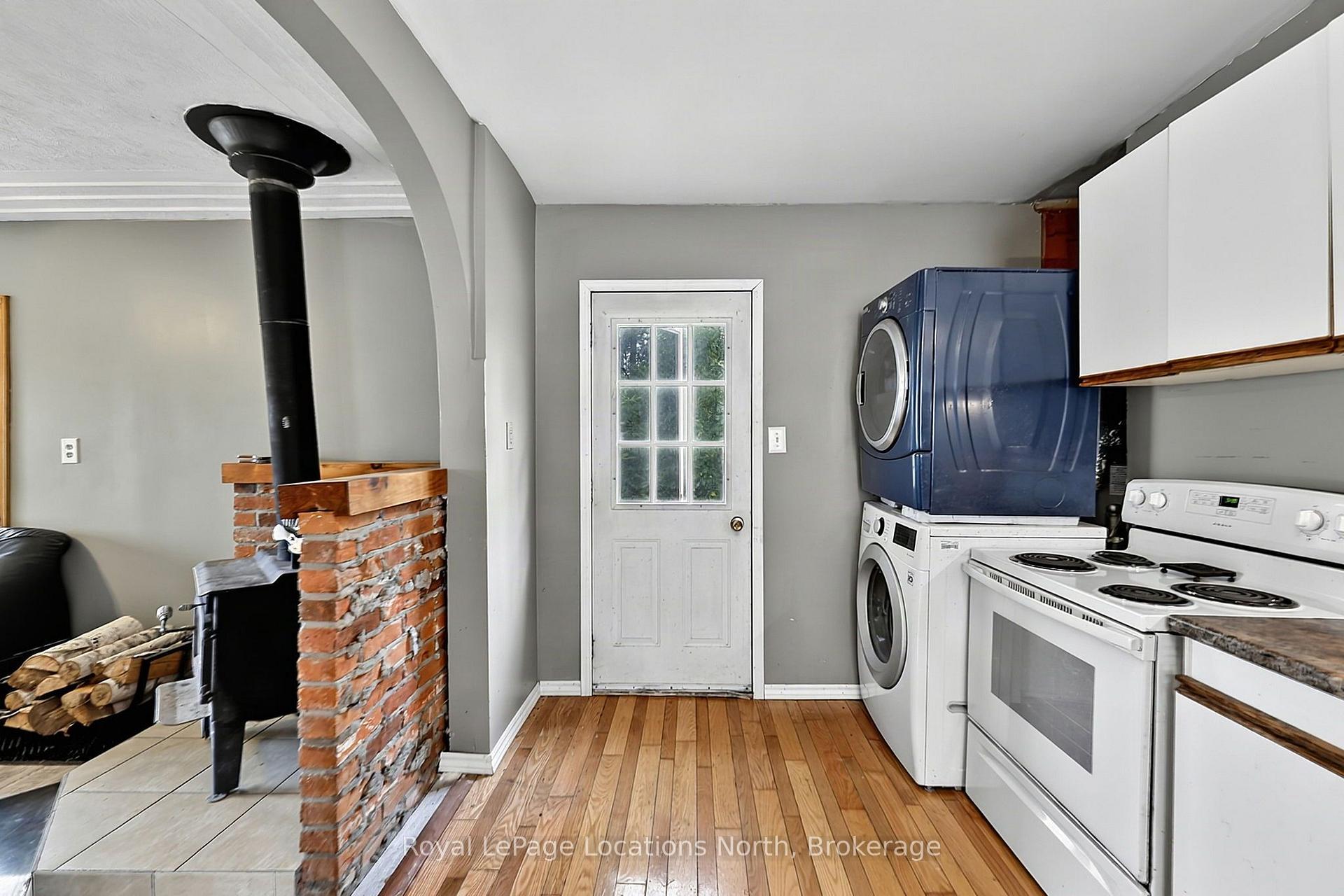 Photo 7 of 9031 Beachwood Road, Wasaga Beach — HOMEH