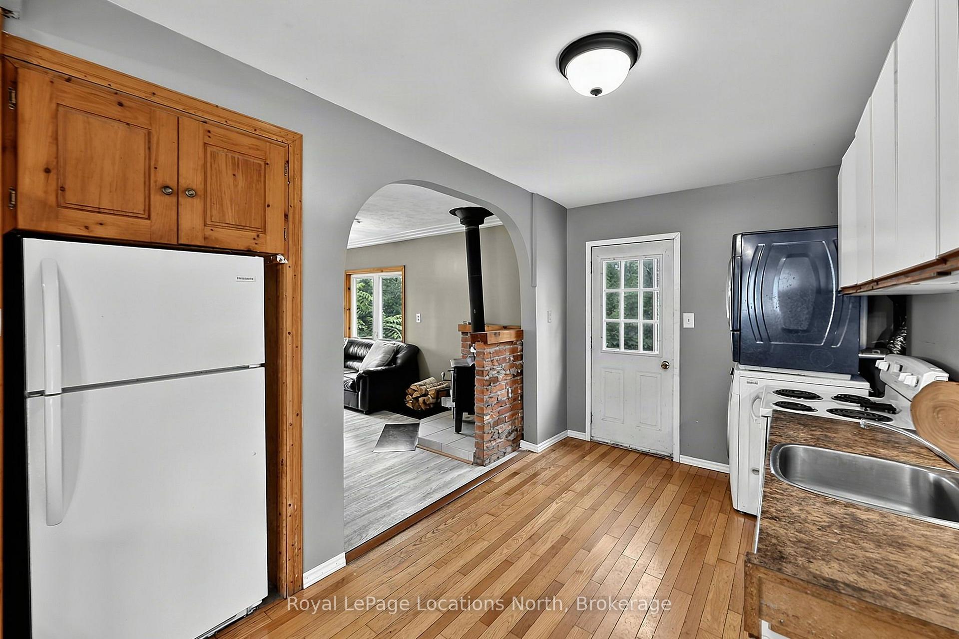 Photo 13 of 9031 Beachwood Road, Wasaga Beach — HOMEH