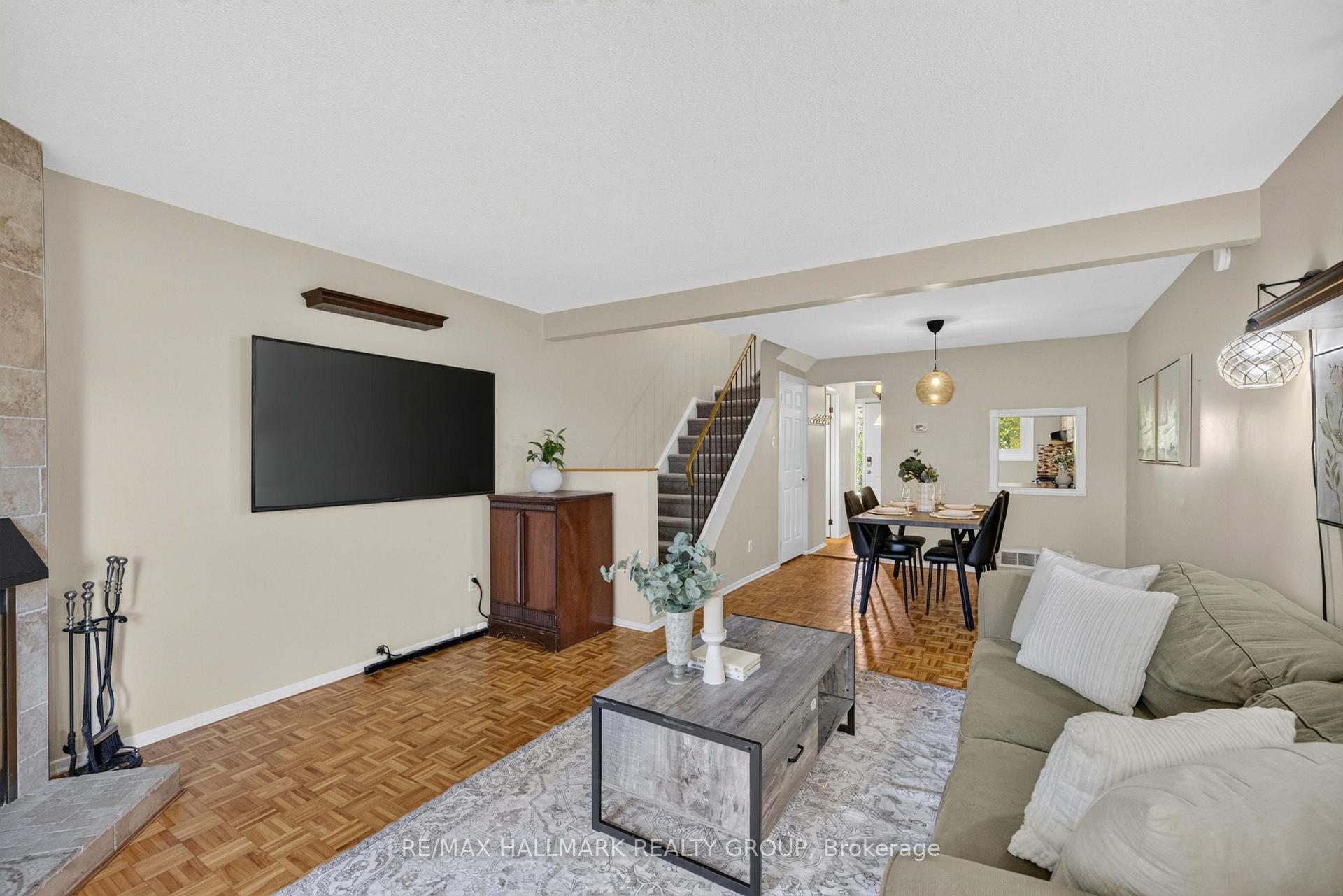 Photo 10 of 6350 Bilberry Drive, Ottawa, Orleans Wood — HOMEH