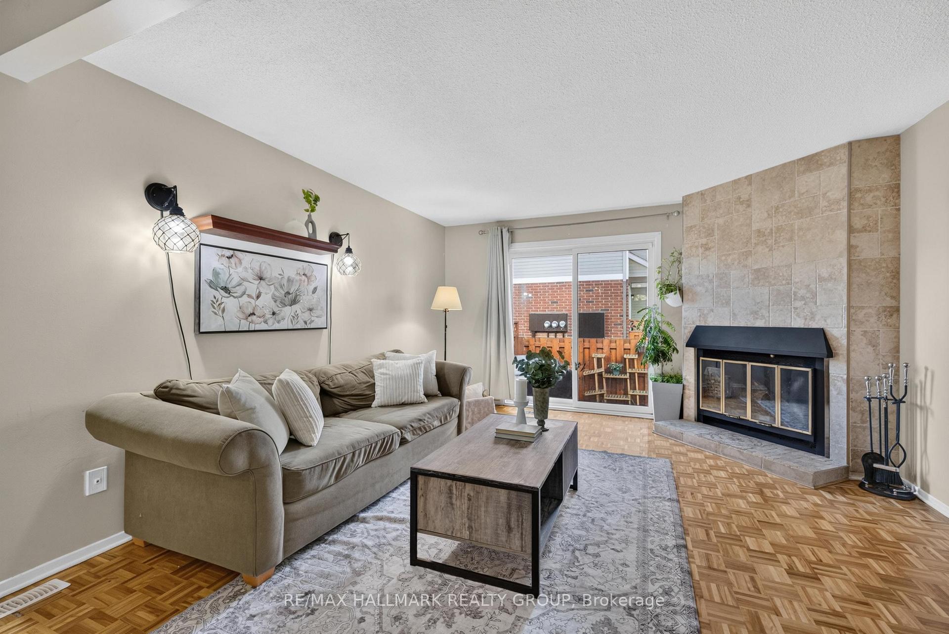 Photo 9 of 6350 Bilberry Drive, Ottawa, Orleans Wood — HOMEH