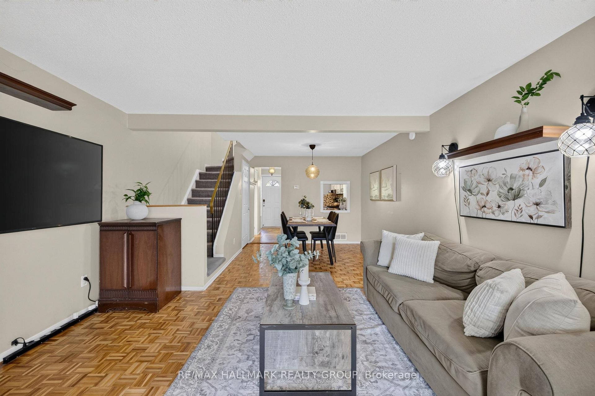 Photo 11 of 6350 Bilberry Drive, Ottawa, Orleans Wood — HOMEH