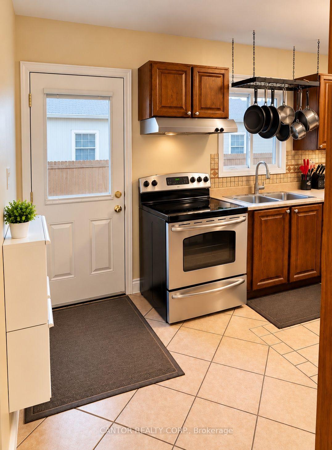 Photo 3 of 253 McElroy Drive, Ottawa, Kanata - Glencairn/Hazeldean — HOMEH