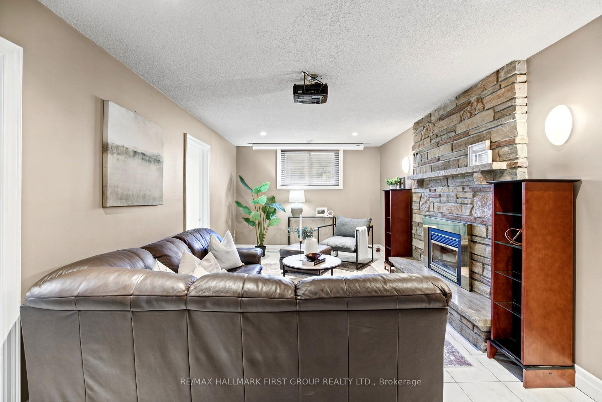 Photo 26 of 518 Gilbert Street E, Whitby, Downtown Whitby — HOMEH