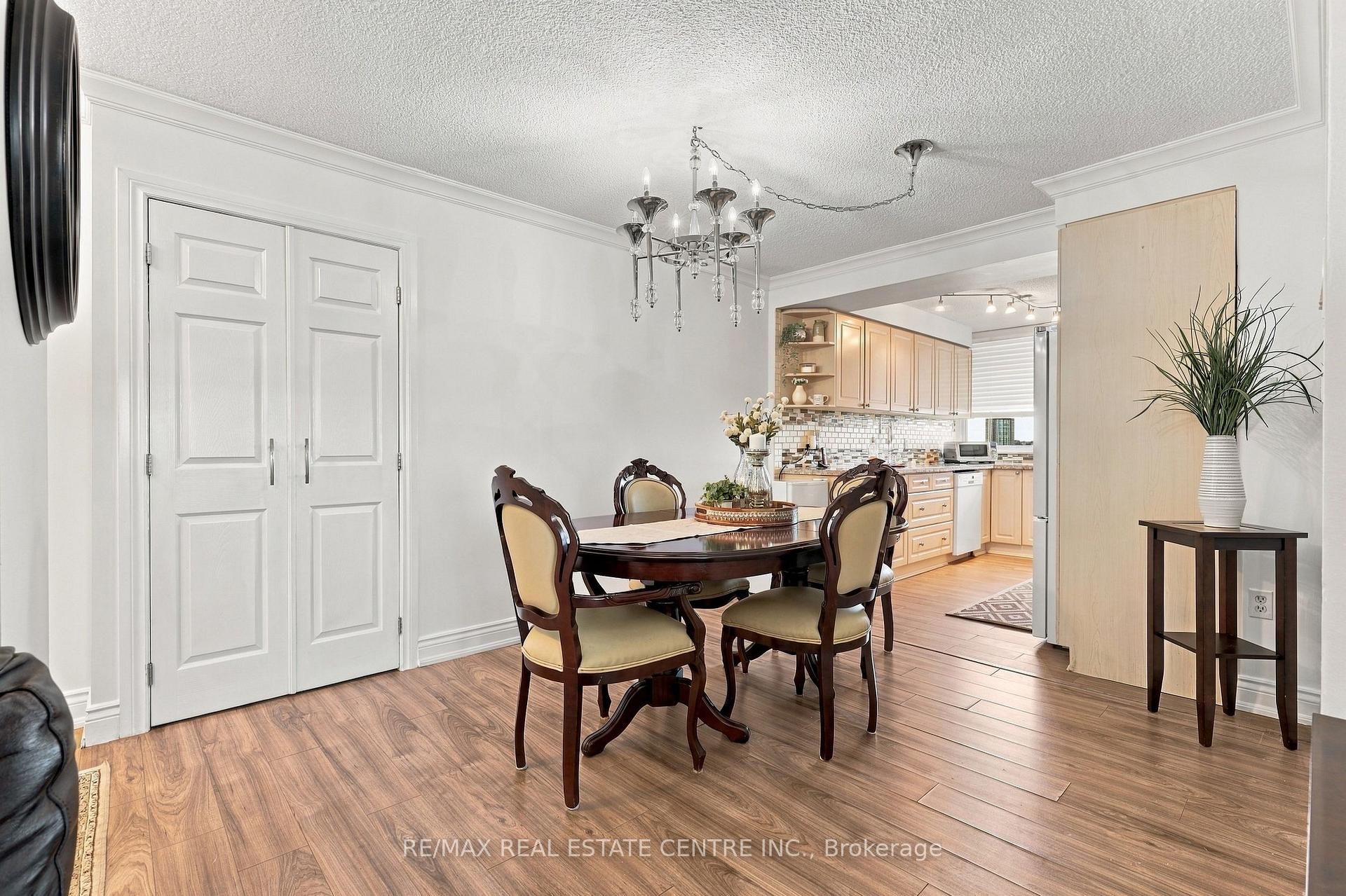 Photo 7 of Unit 1110, 355 Rathburn Road E, Mississauga, Rathwood — HOMEH