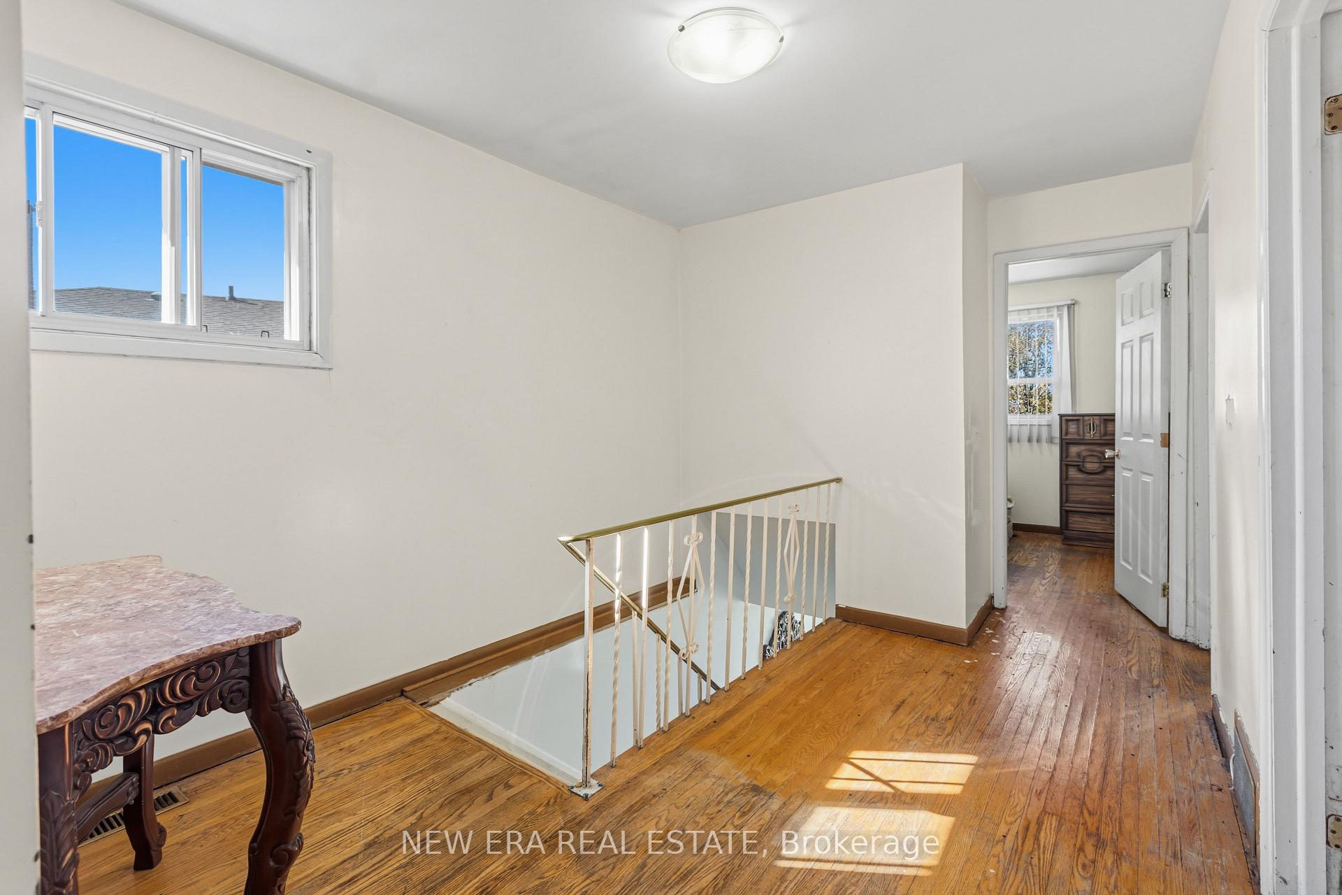 Photo 18 of 7306 Sills Road, Mississauga, Malton — HOMEH