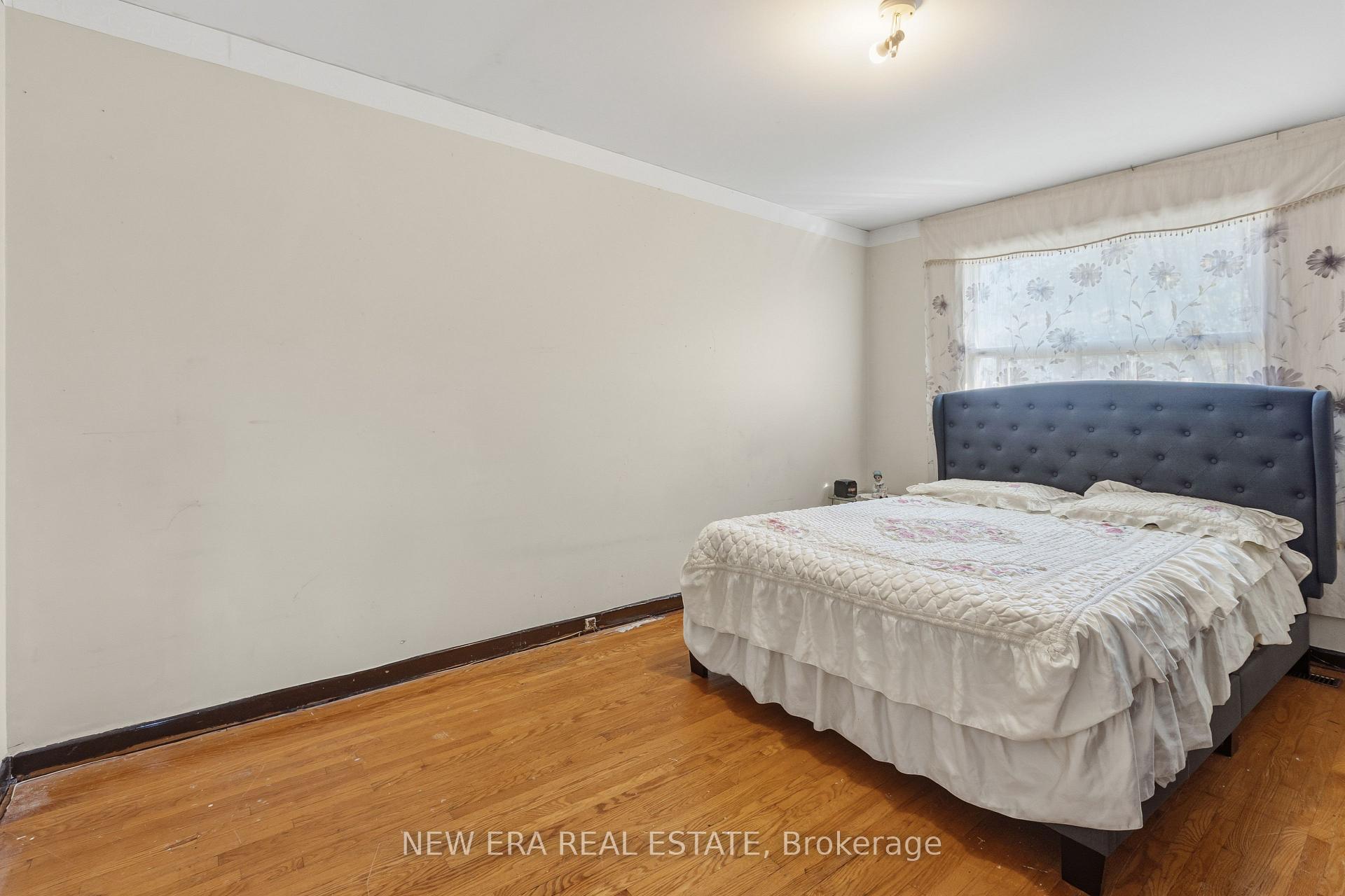 Photo 19 of 7306 Sills Road, Mississauga, Malton — HOMEH