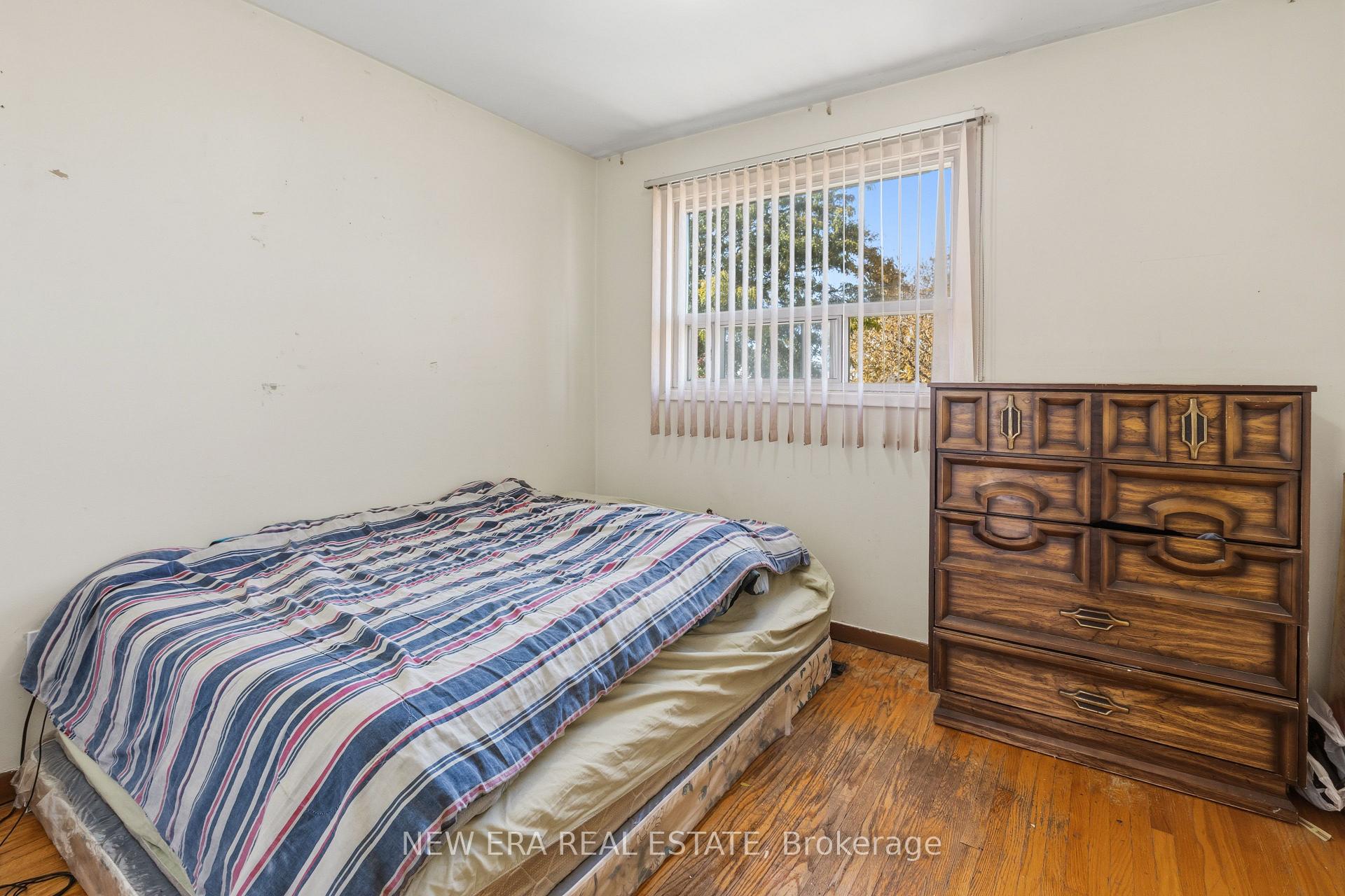 Photo 23 of 7306 Sills Road, Mississauga, Malton — HOMEH