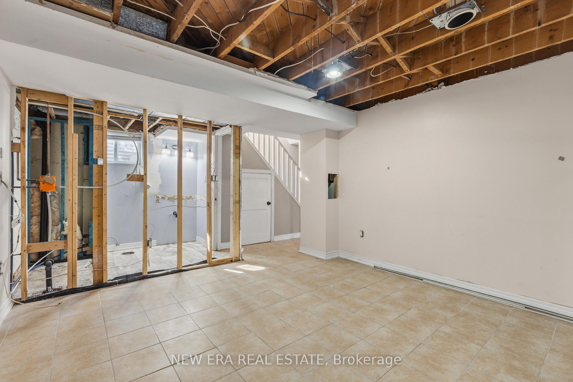 Photo 29 of 7306 Sills Road, Mississauga, Malton — HOMEH