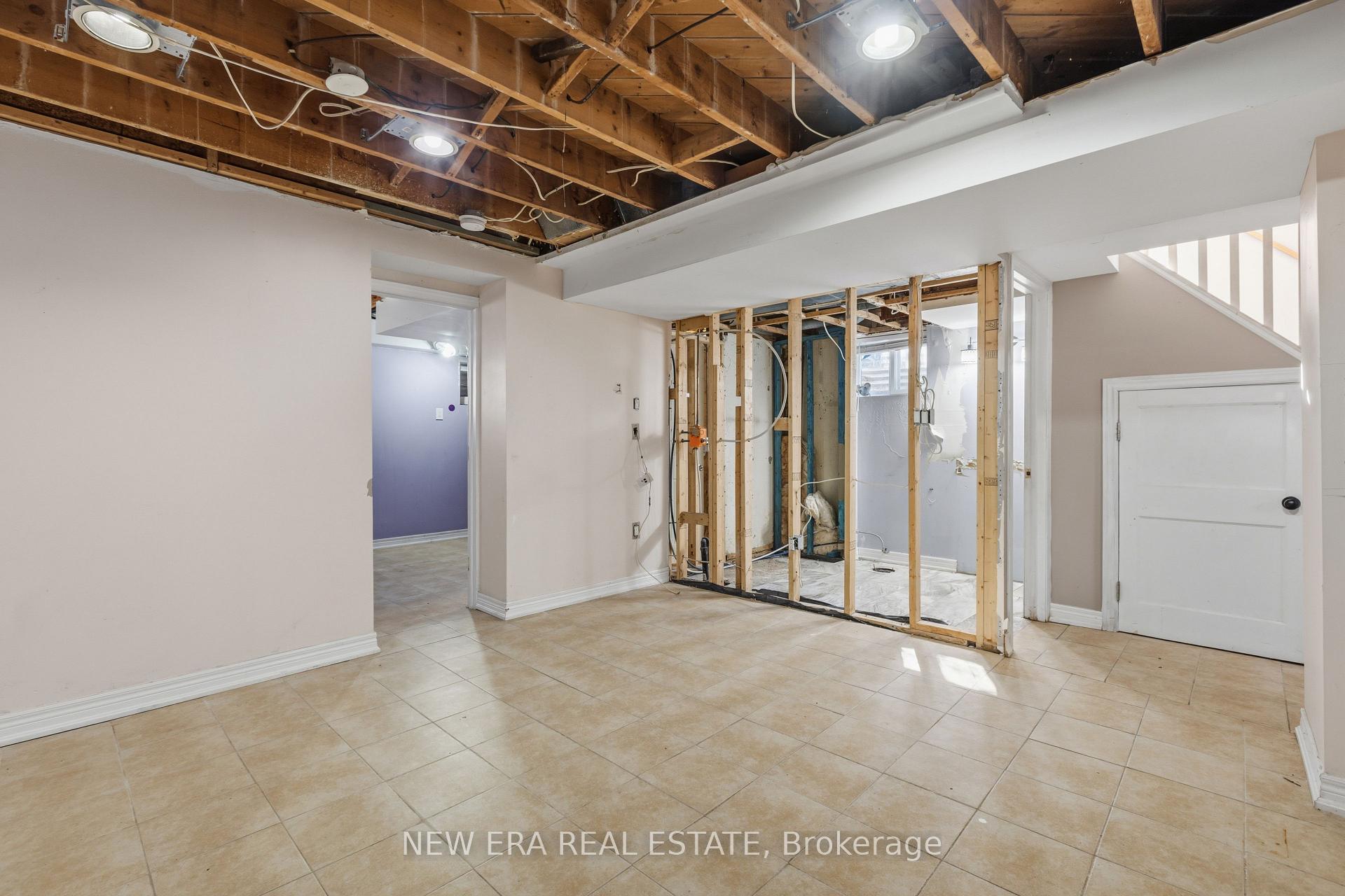 Photo 30 of 7306 Sills Road, Mississauga, Malton — HOMEH