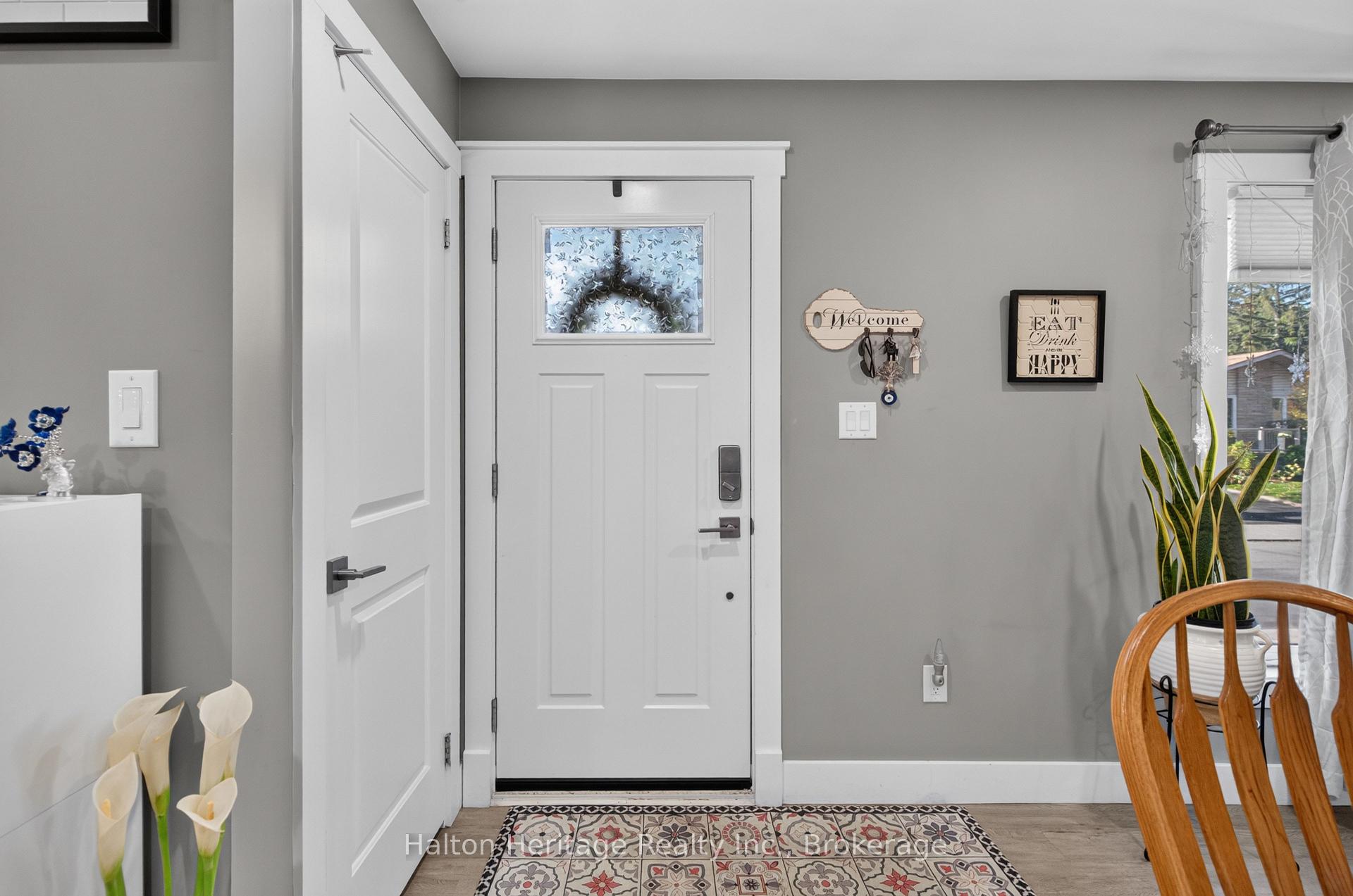 Photo 2 of 841 Tenth Avenue, Hamilton, Hampton Heights — HOMEH