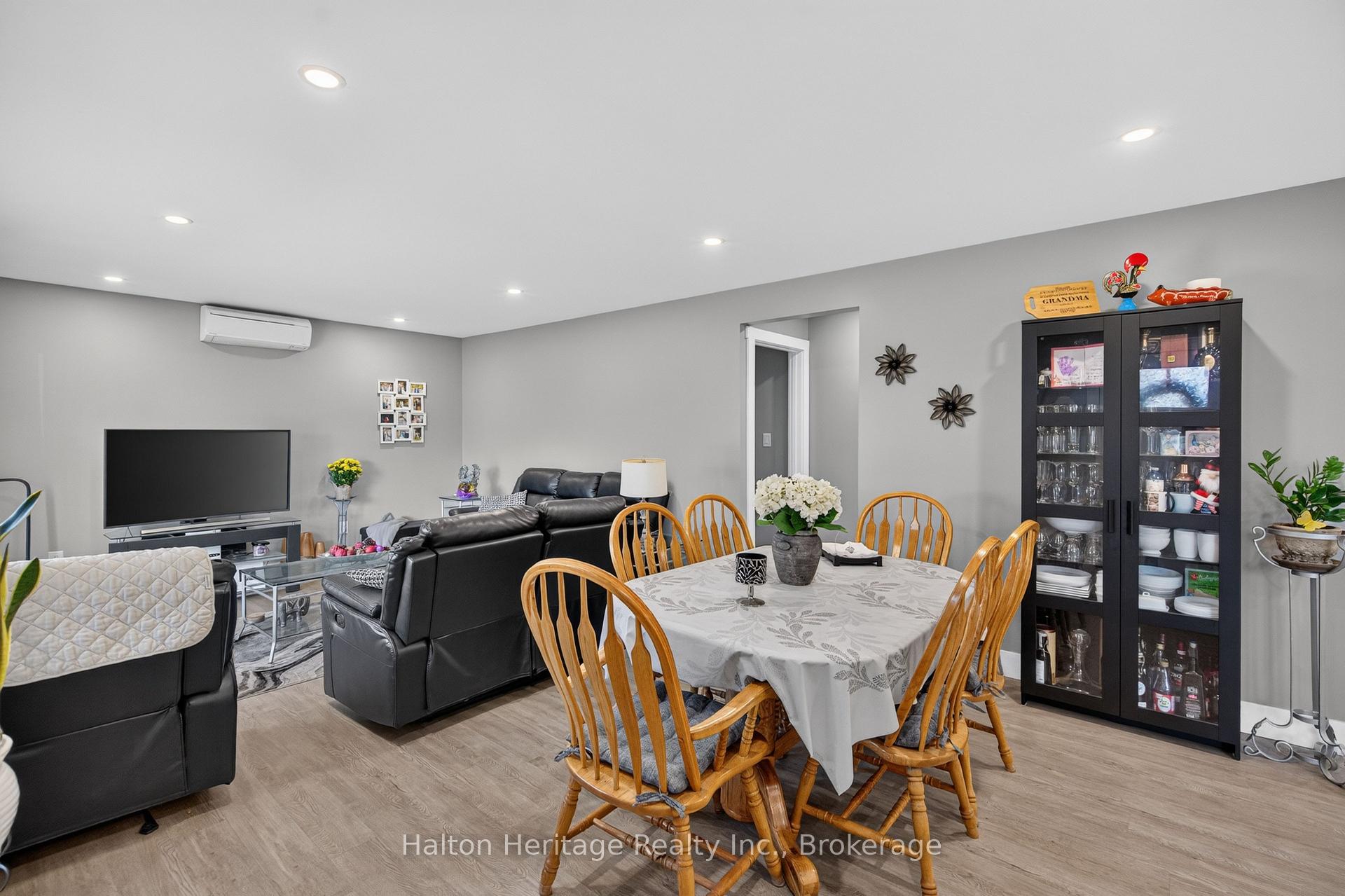 Photo 6 of 841 Tenth Avenue, Hamilton, Hampton Heights — HOMEH