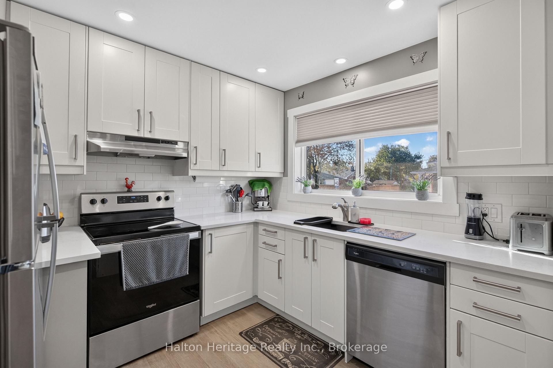 Photo 11 of 841 Tenth Avenue, Hamilton, Hampton Heights — HOMEH