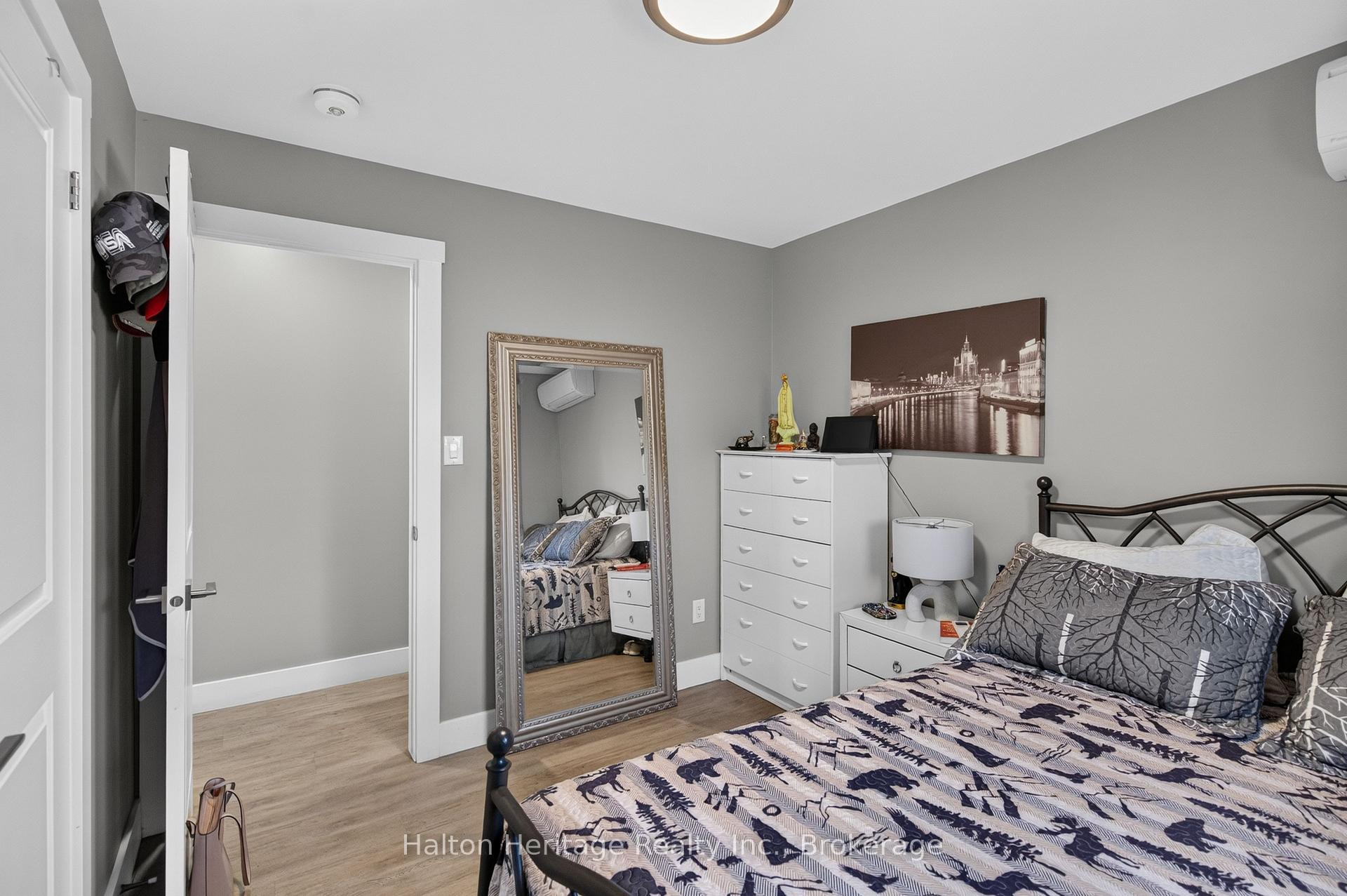 Photo 15 of 841 Tenth Avenue, Hamilton, Hampton Heights — HOMEH