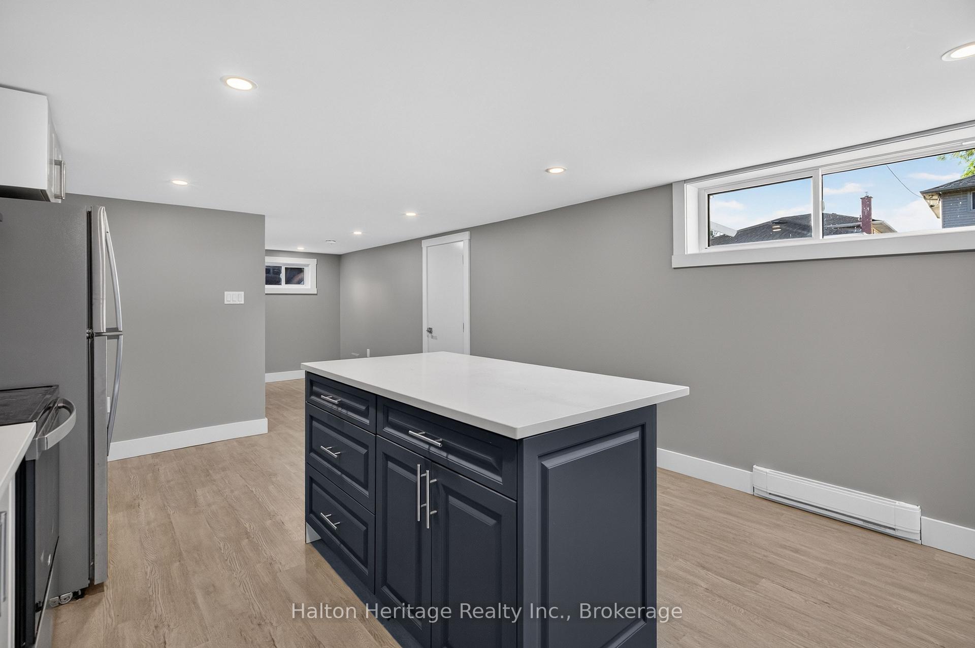 Photo 24 of 841 Tenth Avenue, Hamilton, Hampton Heights — HOMEH