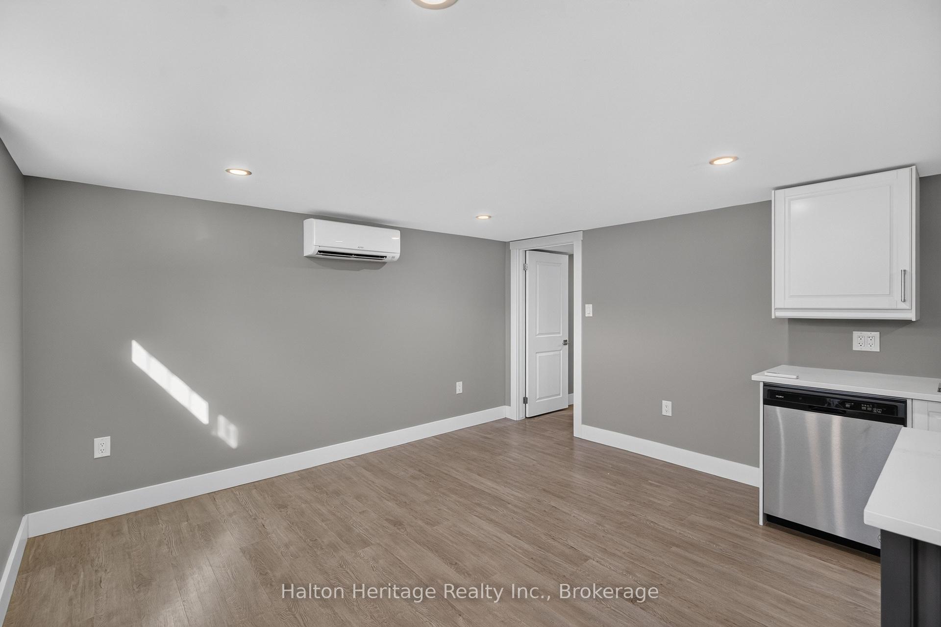Photo 25 of 841 Tenth Avenue, Hamilton, Hampton Heights — HOMEH